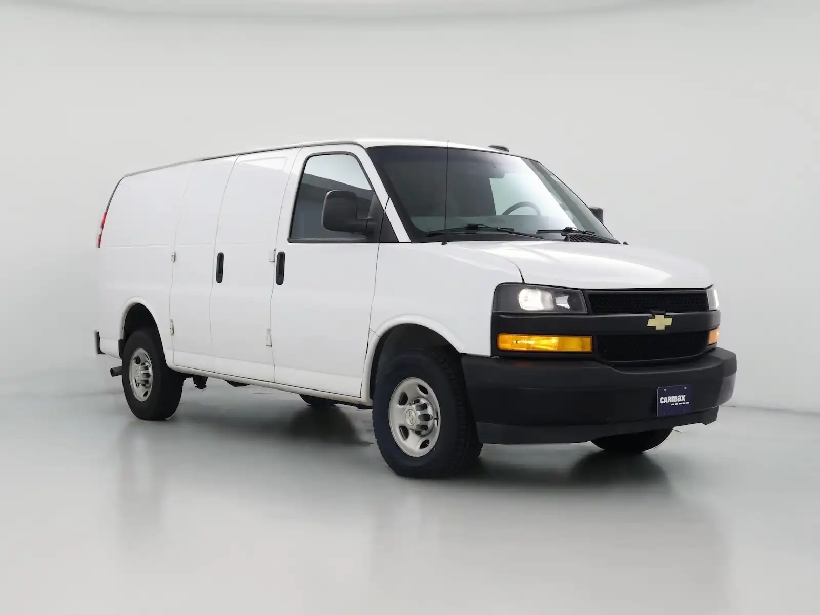 2023 Chevrolet Express Work Van HD 2500's photo