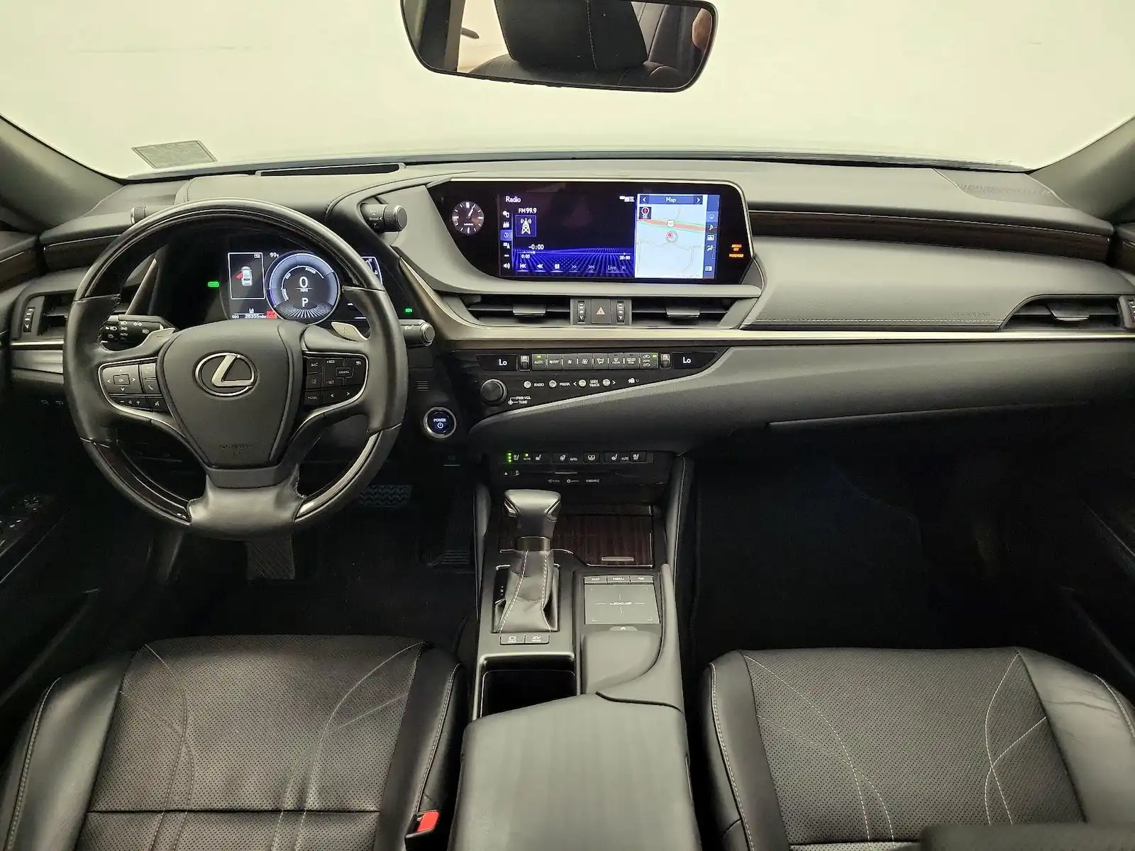 2019 Lexus ES 300h 300h Luxury's photo