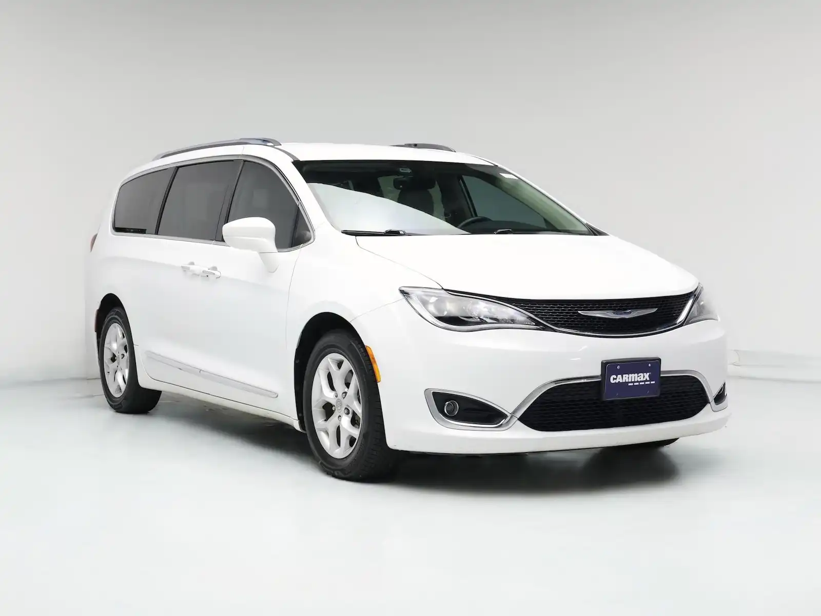 2017 Chrysler Pacifica Touring L Plus's photo
