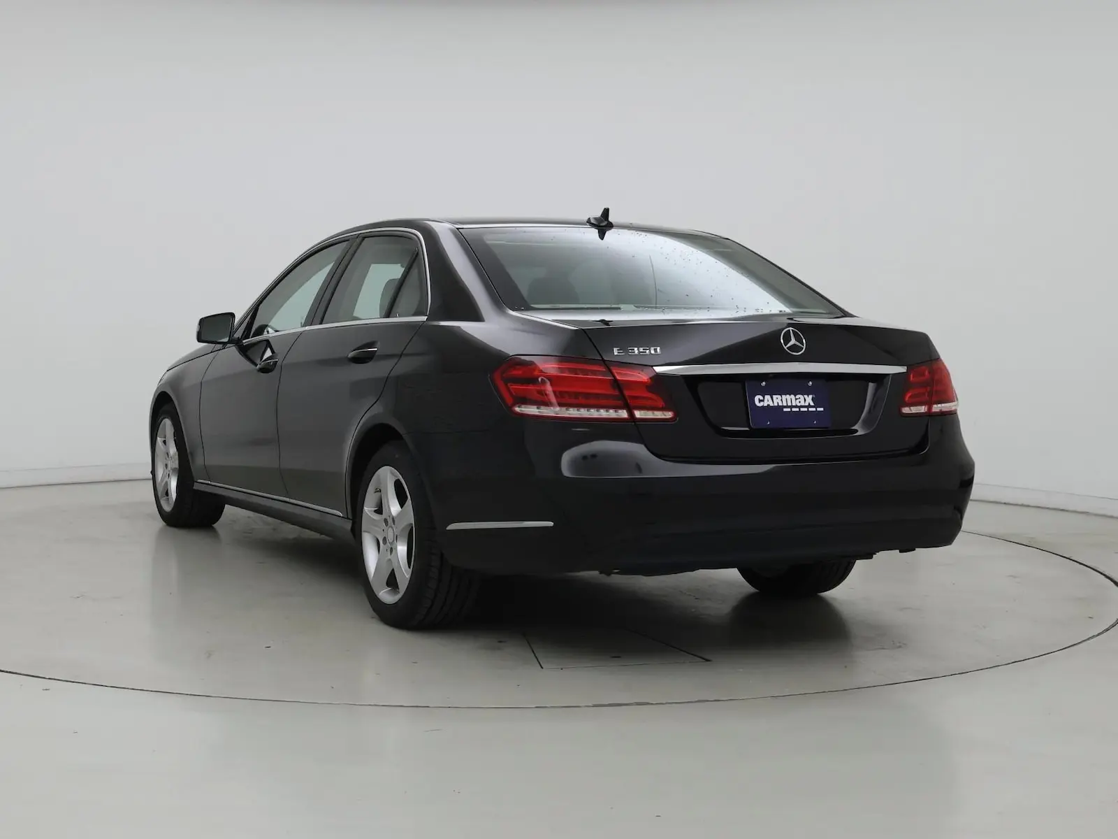 2015 Mercedes-Benz E-Class E350 Luxury photo 3