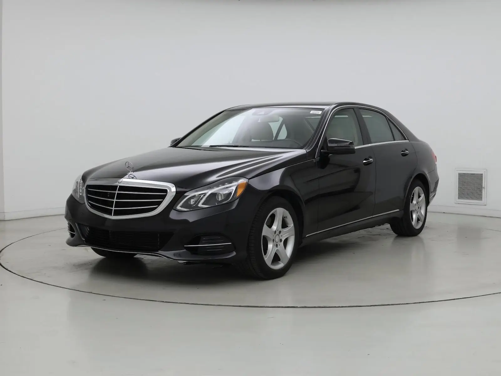 2015 Mercedes-Benz E-Class E350 Luxury photo 5