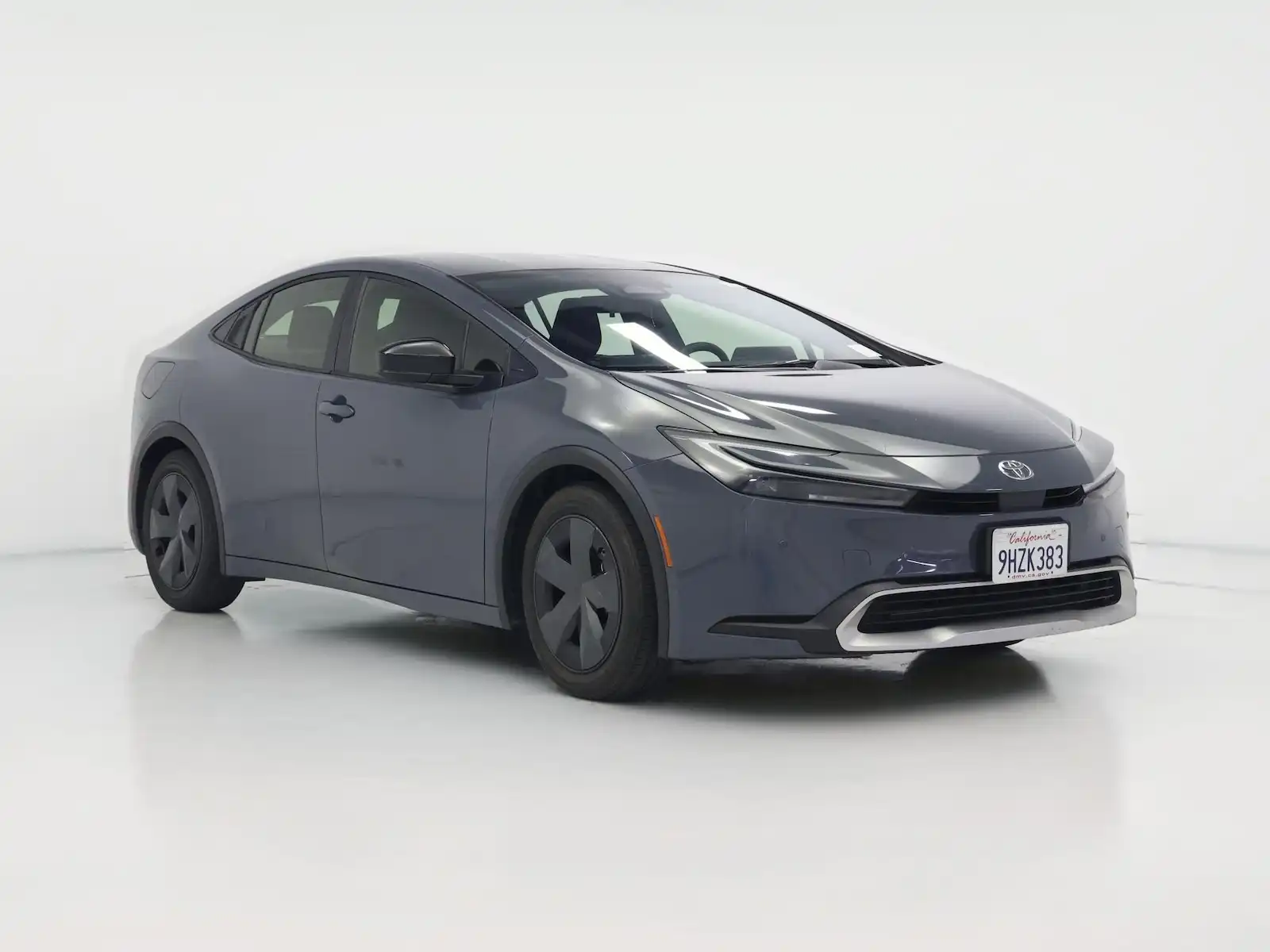 2023 Toyota Prius Prime SE's photo