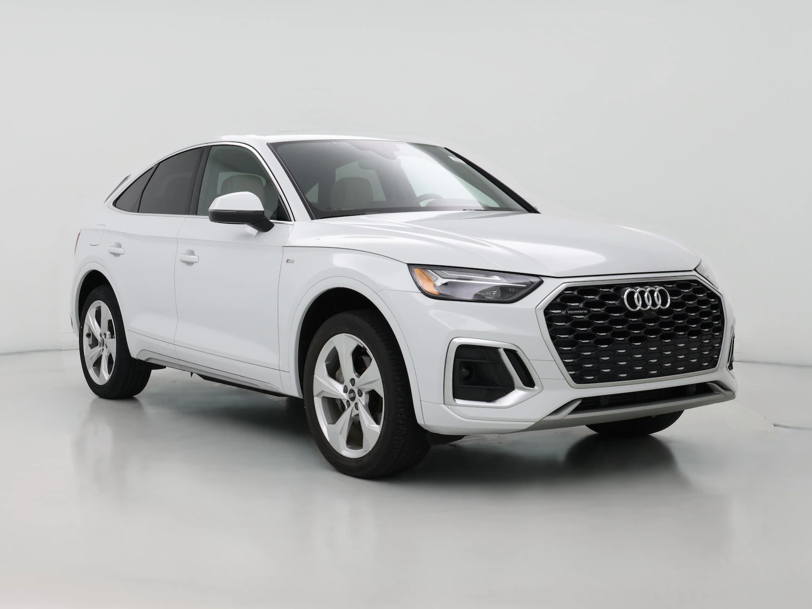 2022 Audi Q5 Sportback 45 Premium Plus's photo
