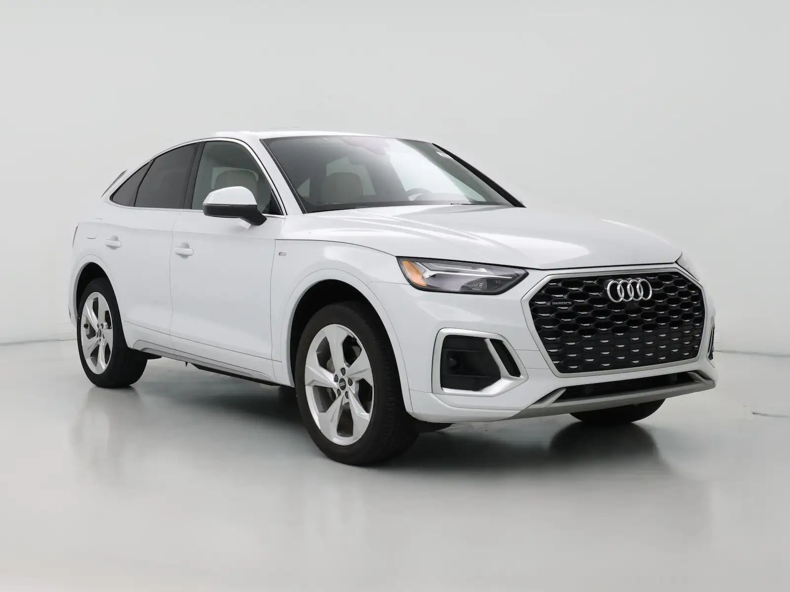 2022 Audi Q5 Sportback 45 Premium Plus's photo