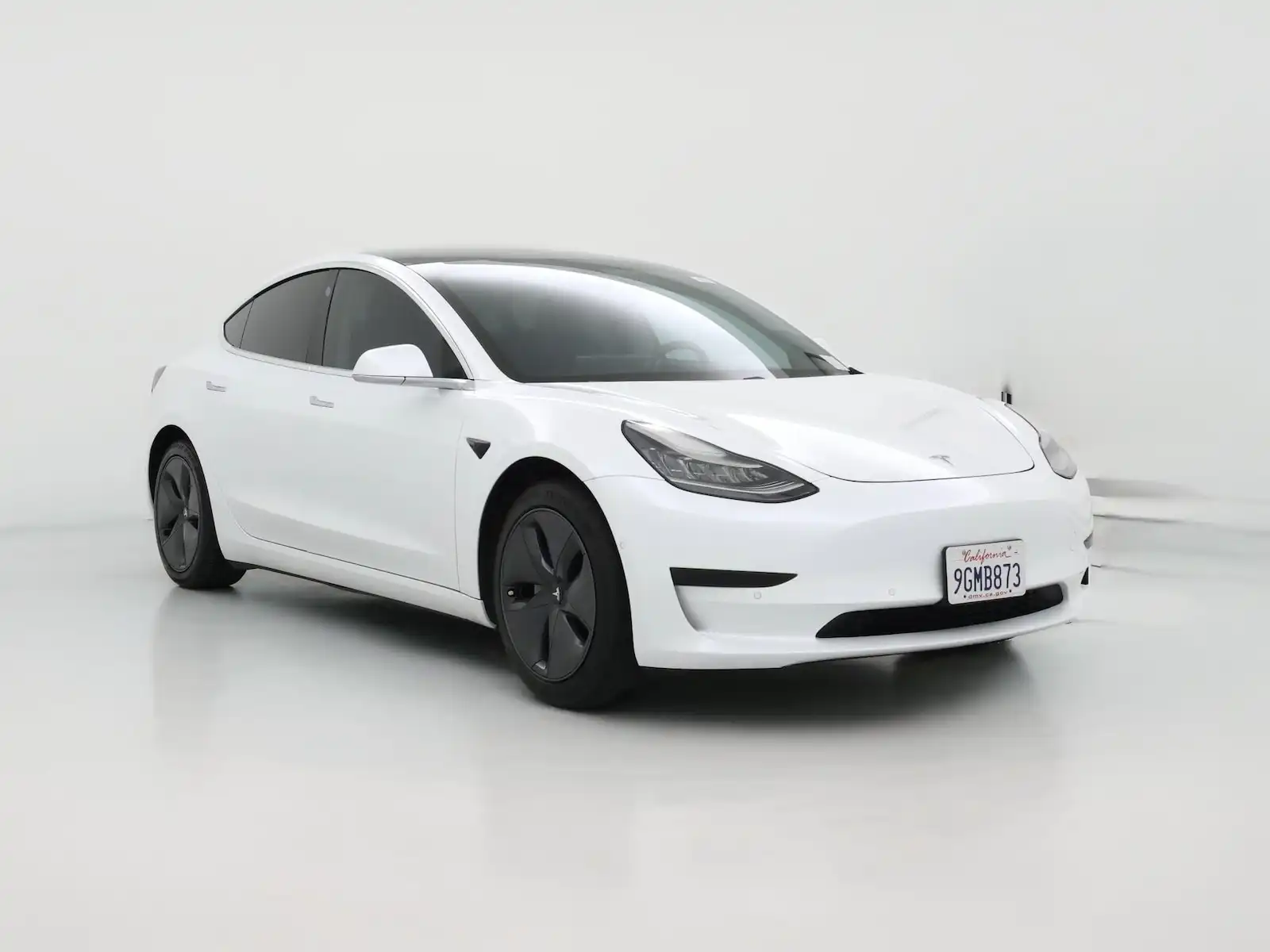 2020 Tesla Model 3 Standard Range Plus's photo