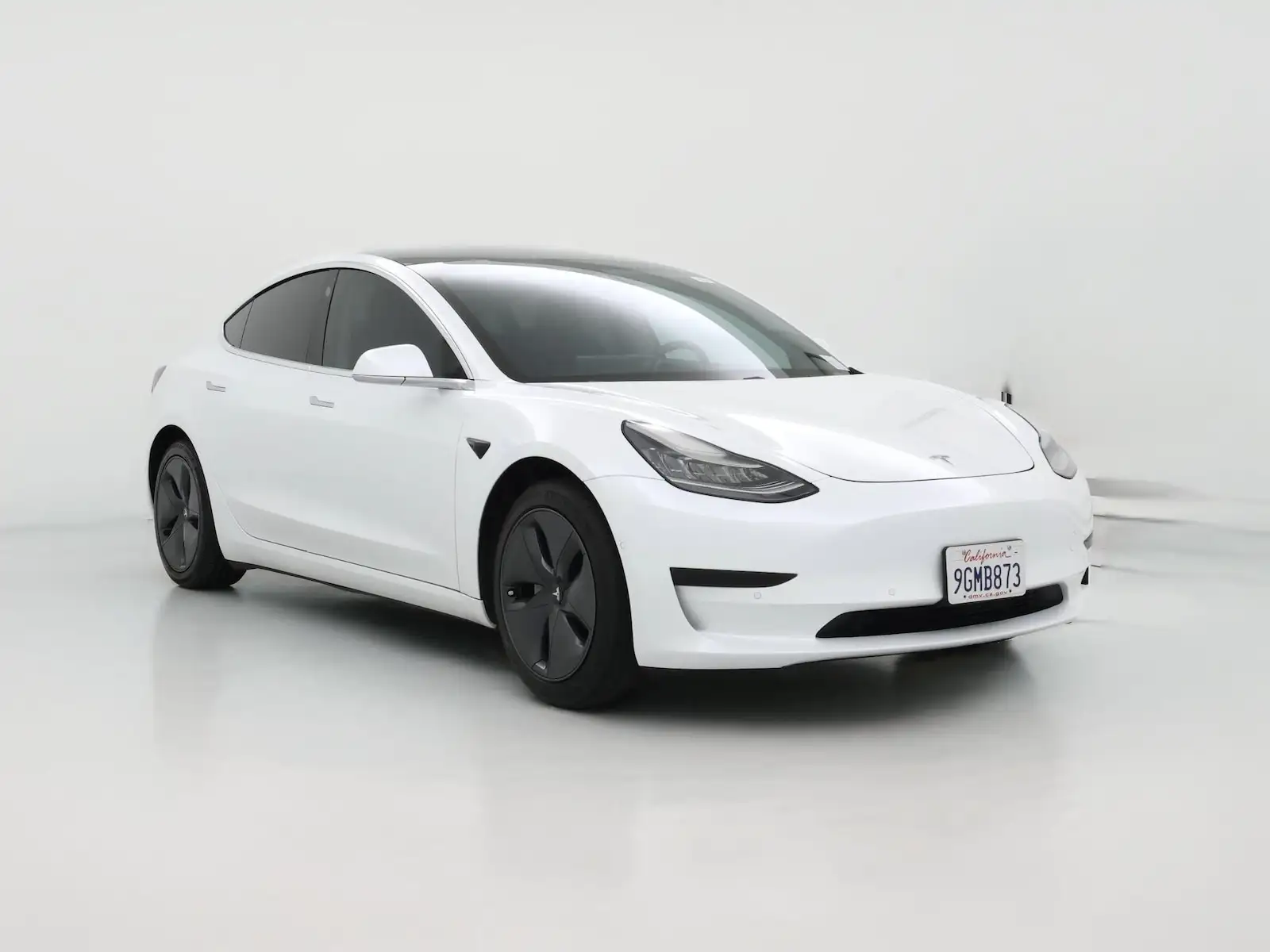 2020 Tesla Model 3 Standard Range Plus's photo