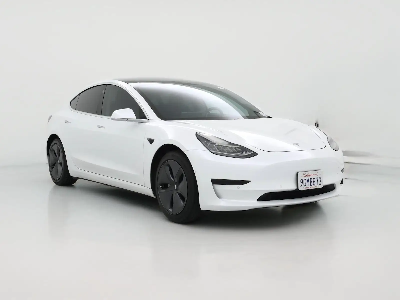 2020 Tesla Model 3 Standard Range Plus photo 1
