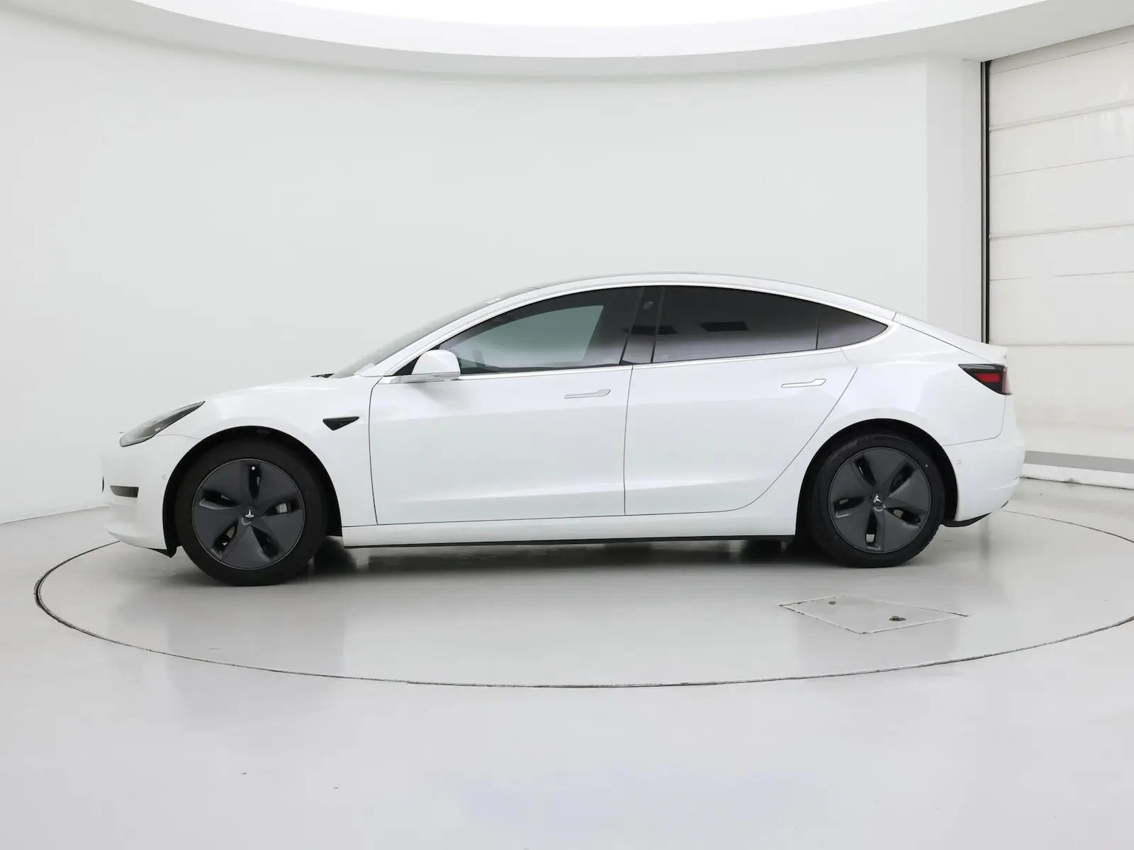 2020 Tesla Model 3 Standard Range Plus photo 4