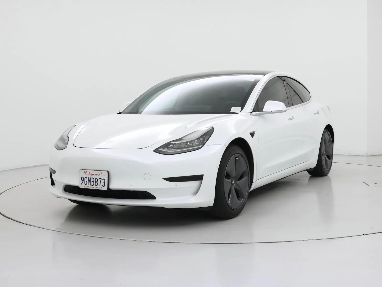 2020 Tesla Model 3 Standard Range Plus photo 5
