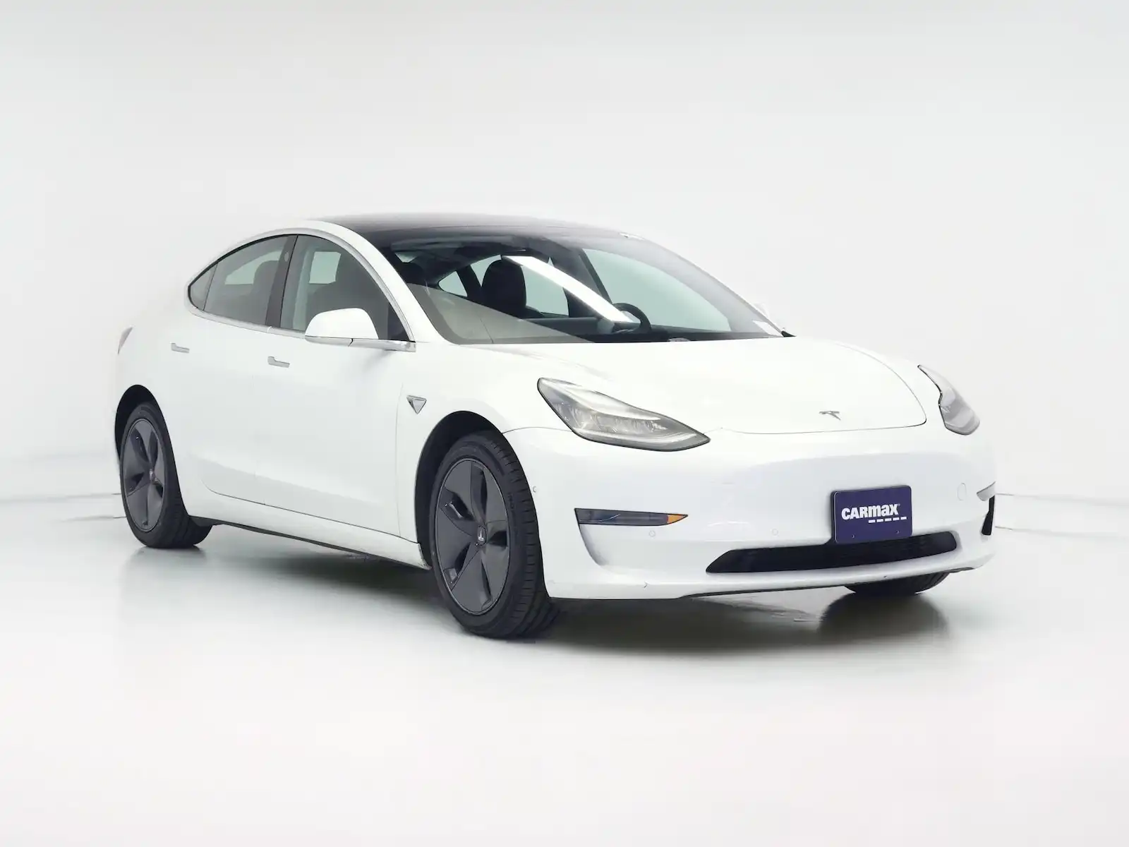 2020 Tesla Model 3 Standard Range Plus's photo
