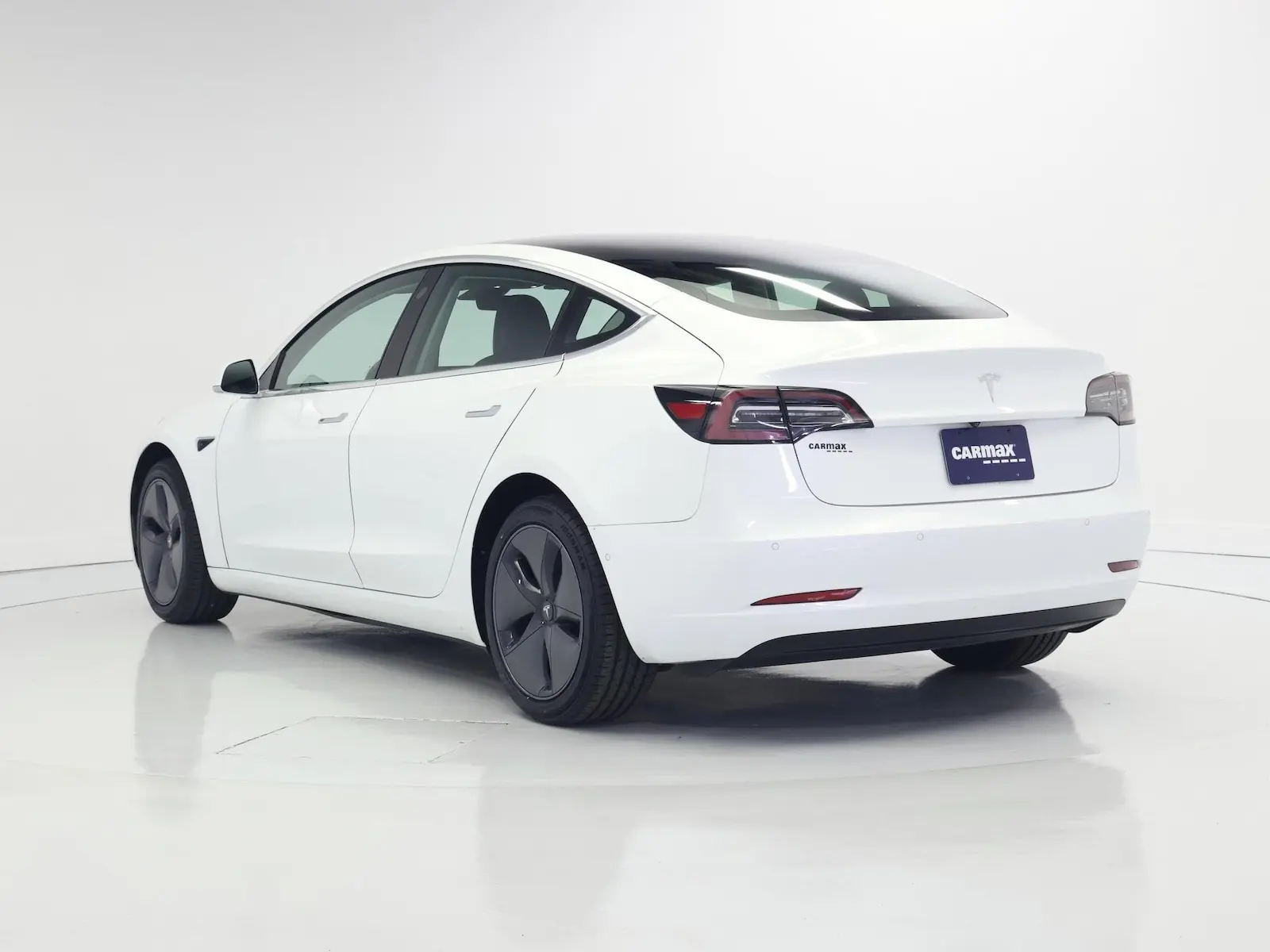 2020 Tesla Model 3 Standard Range Plus photo 3