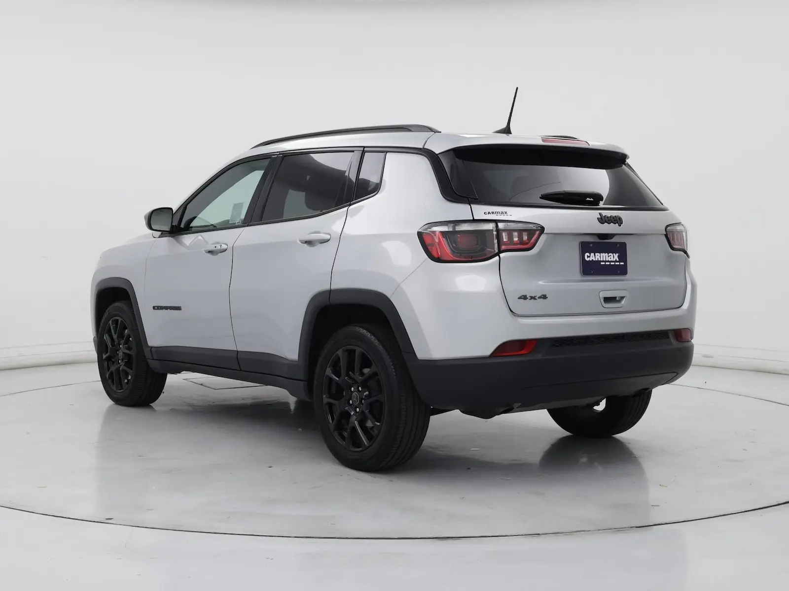 2025 Jeep Compass Latitude 4WD photo 3