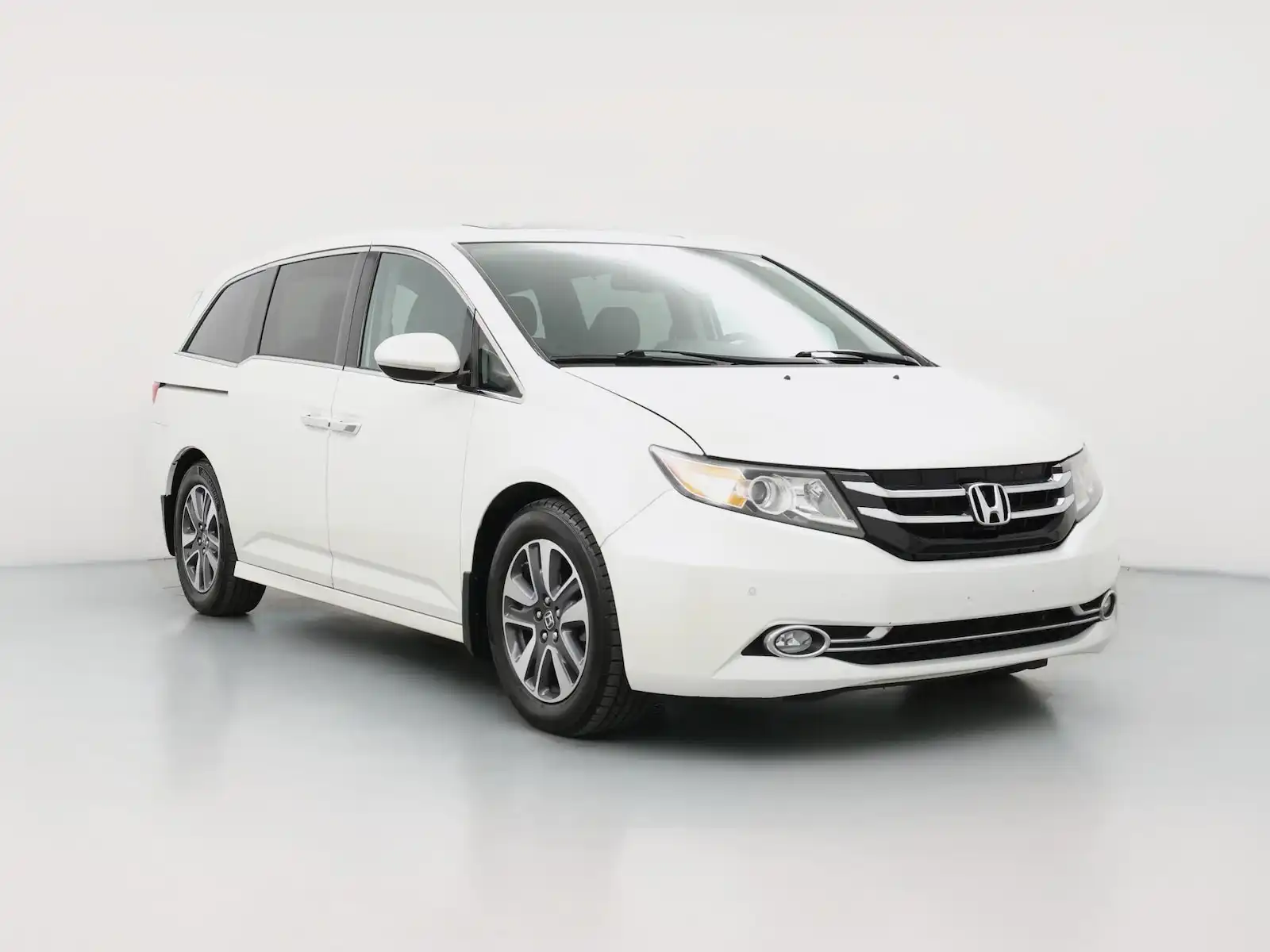 2015 Honda Odyssey Touring Elite's photo