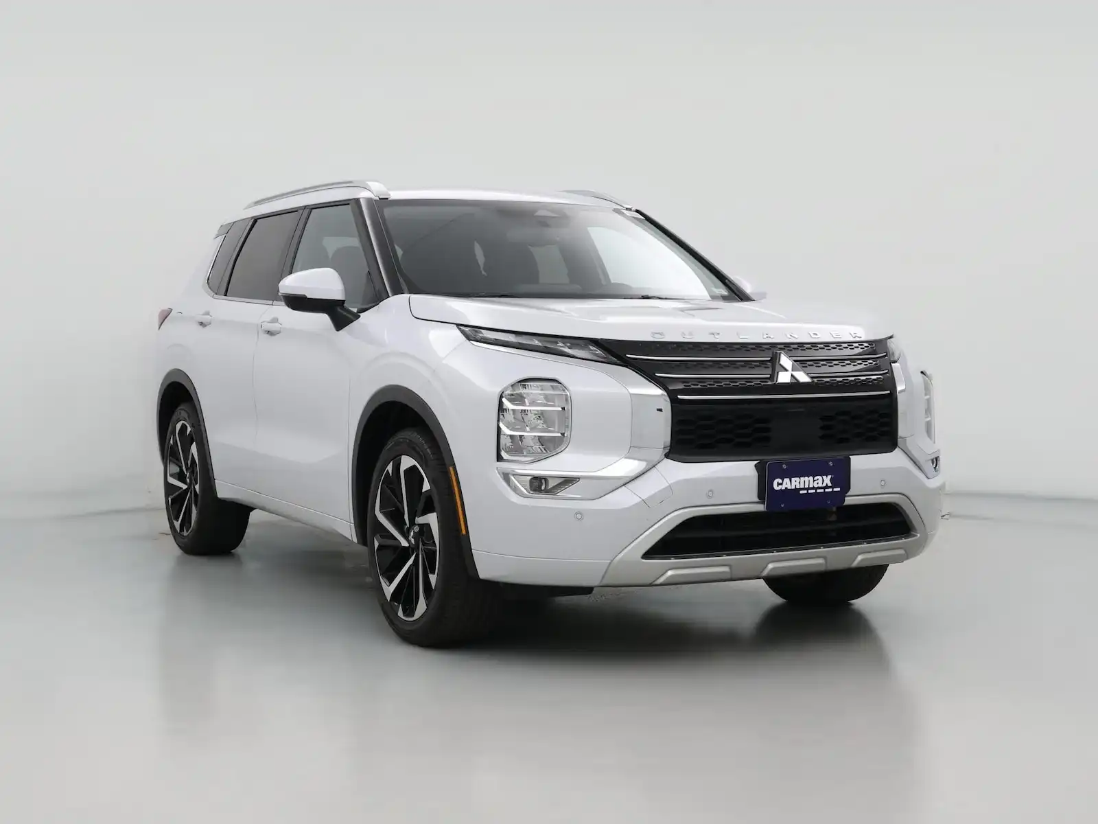 2024 Mitsubishi Outlander SEL FWD's photo