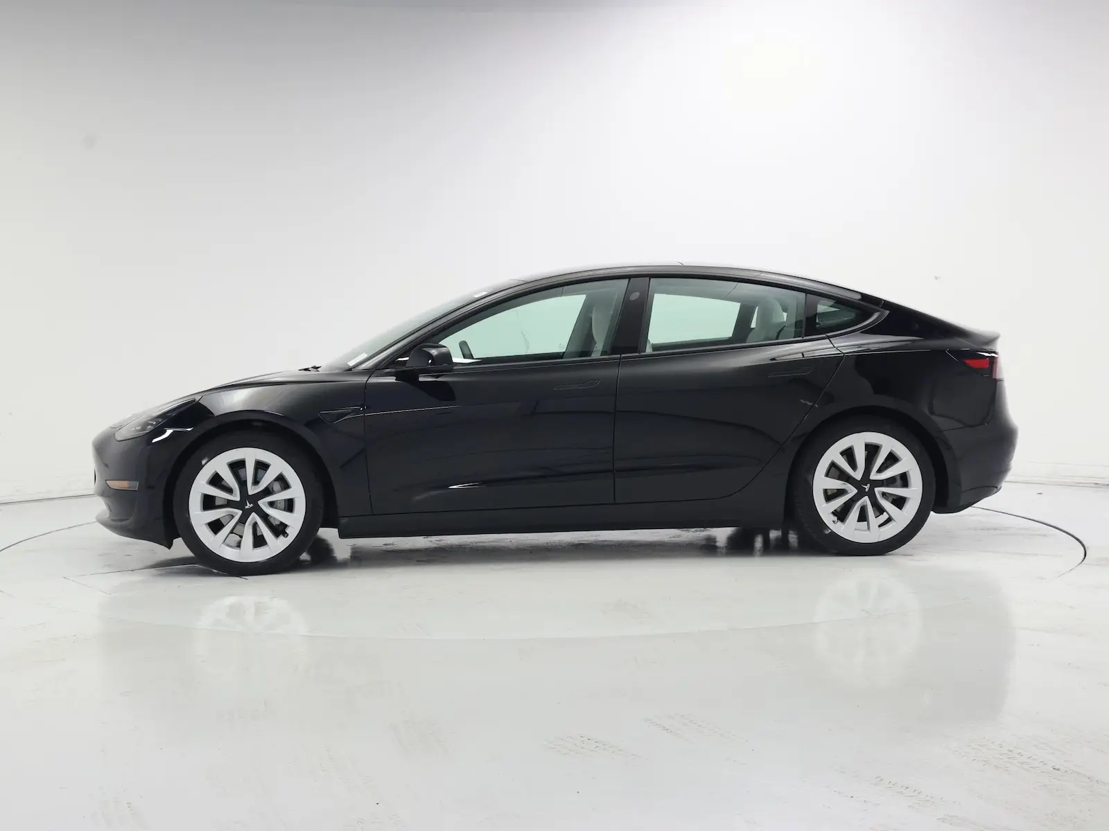 2021 Tesla Model 3 Standard Range Plus photo 4