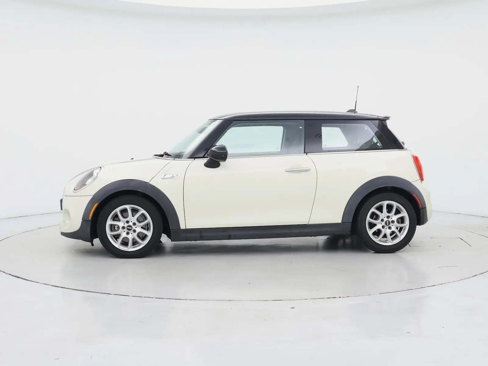 2015 MINI Cooper S photo 4
