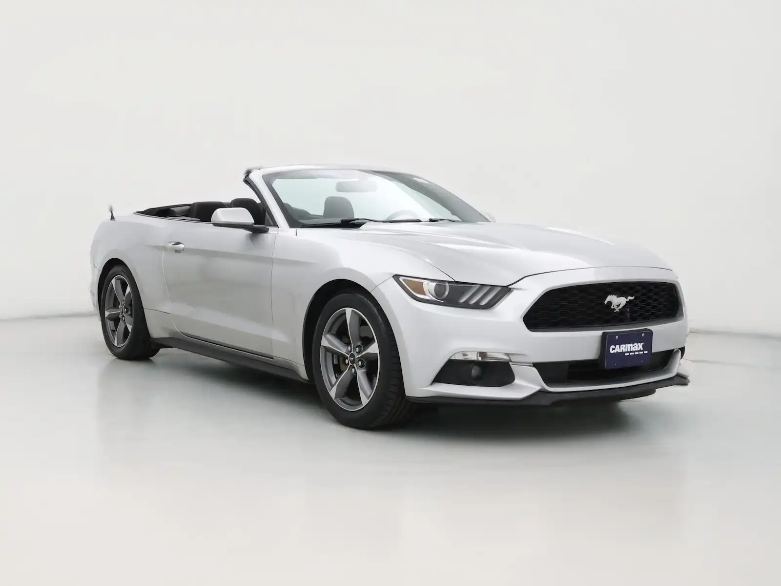 2015 Ford Mustang V6 Convertible's photo