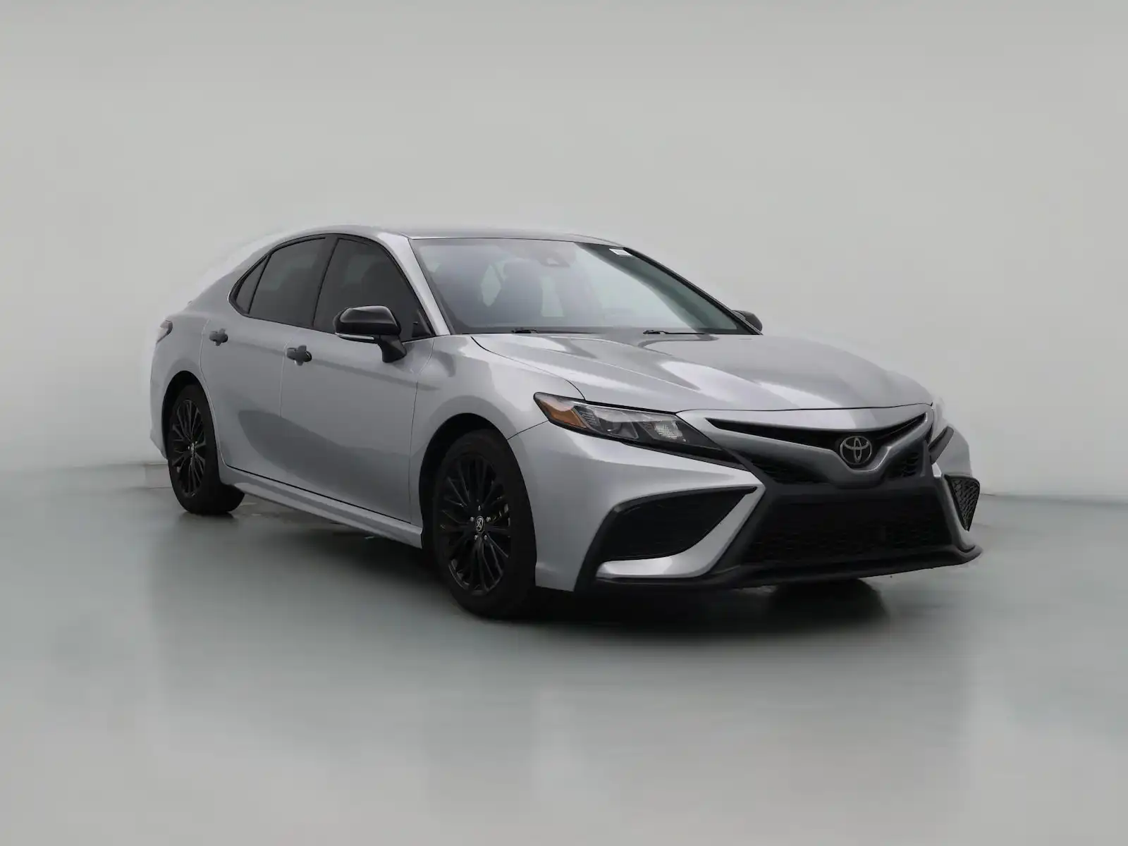 2022 Toyota Camry SE Nightshade's photo