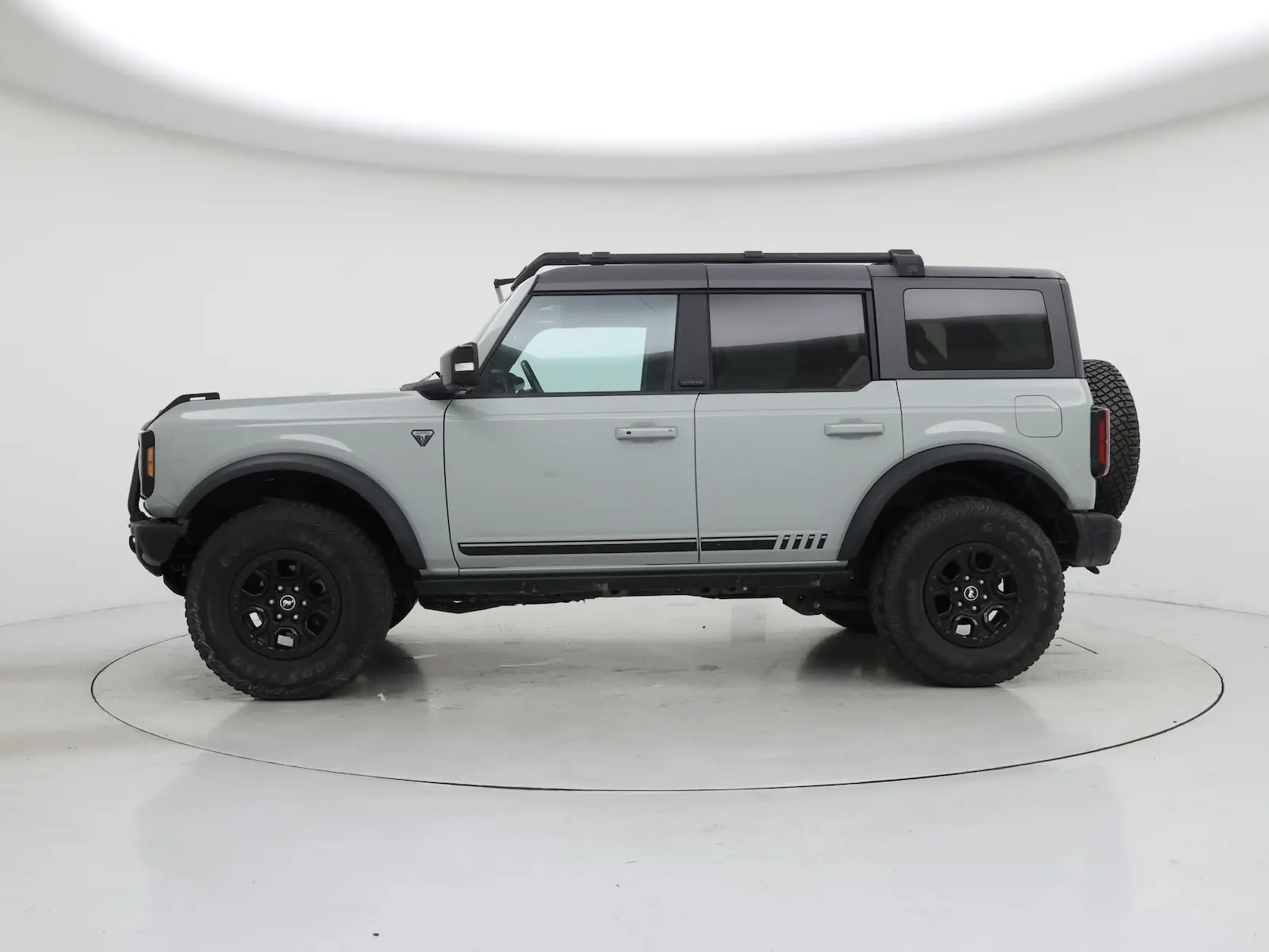 2021 Ford Bronco First Edition 4WD Advanced photo 4