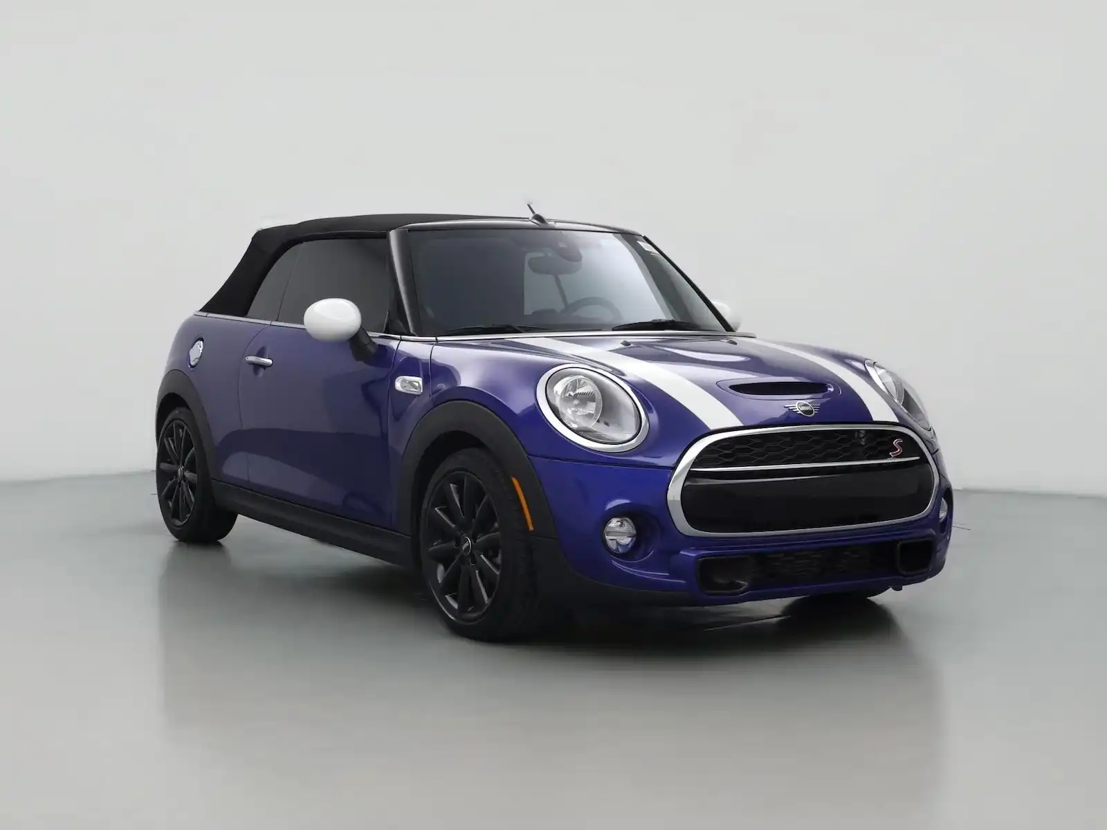 2019 MINI Convertible Cooper S Signature's photo