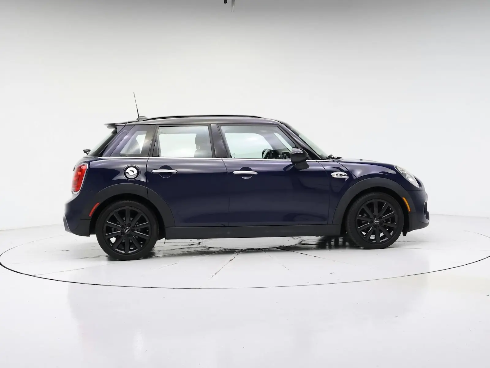 2017 MINI Cooper S 4 Door photo 4
