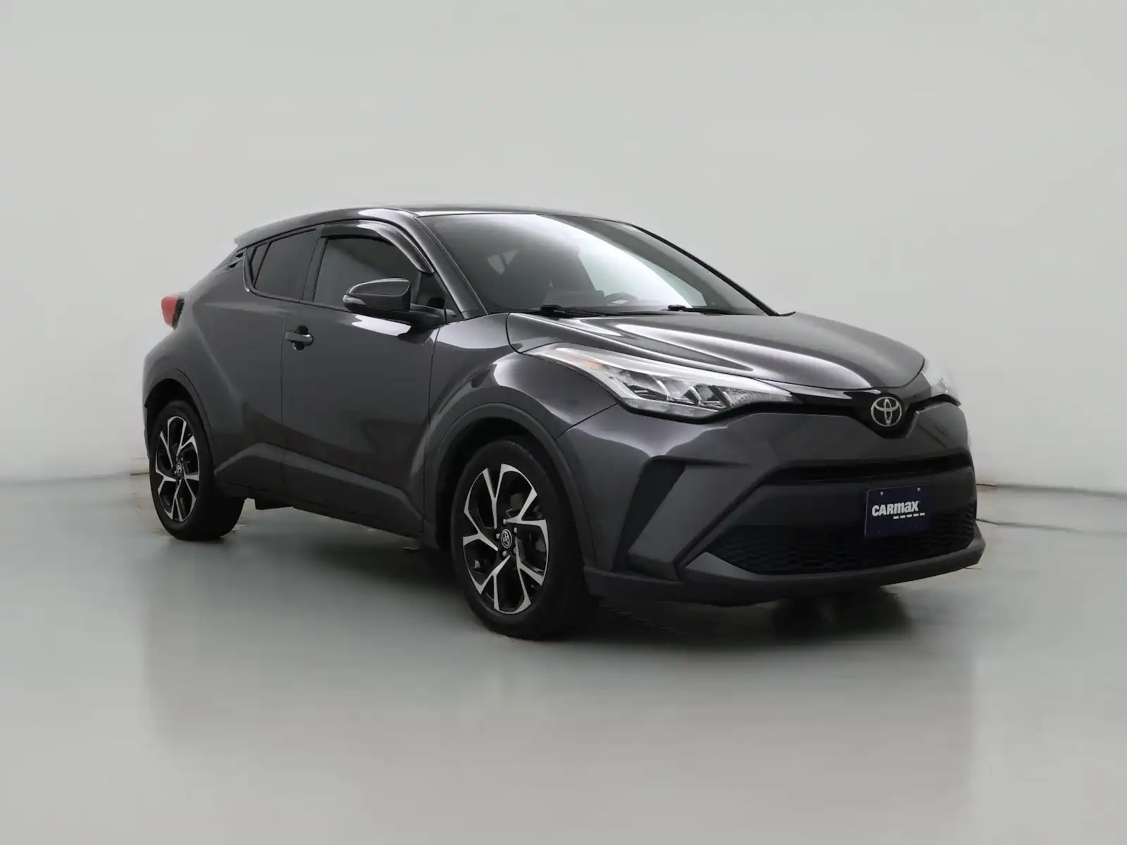 2021 Toyota C-HR XLE's photo