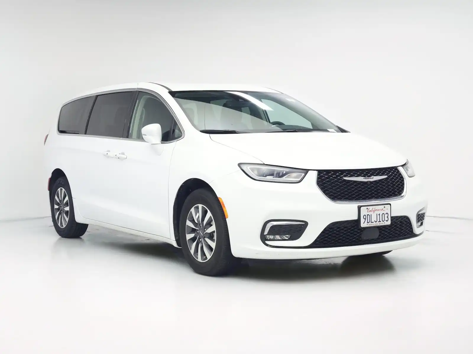 2022 Chrysler Pacifica Hybrid Touring L's photo