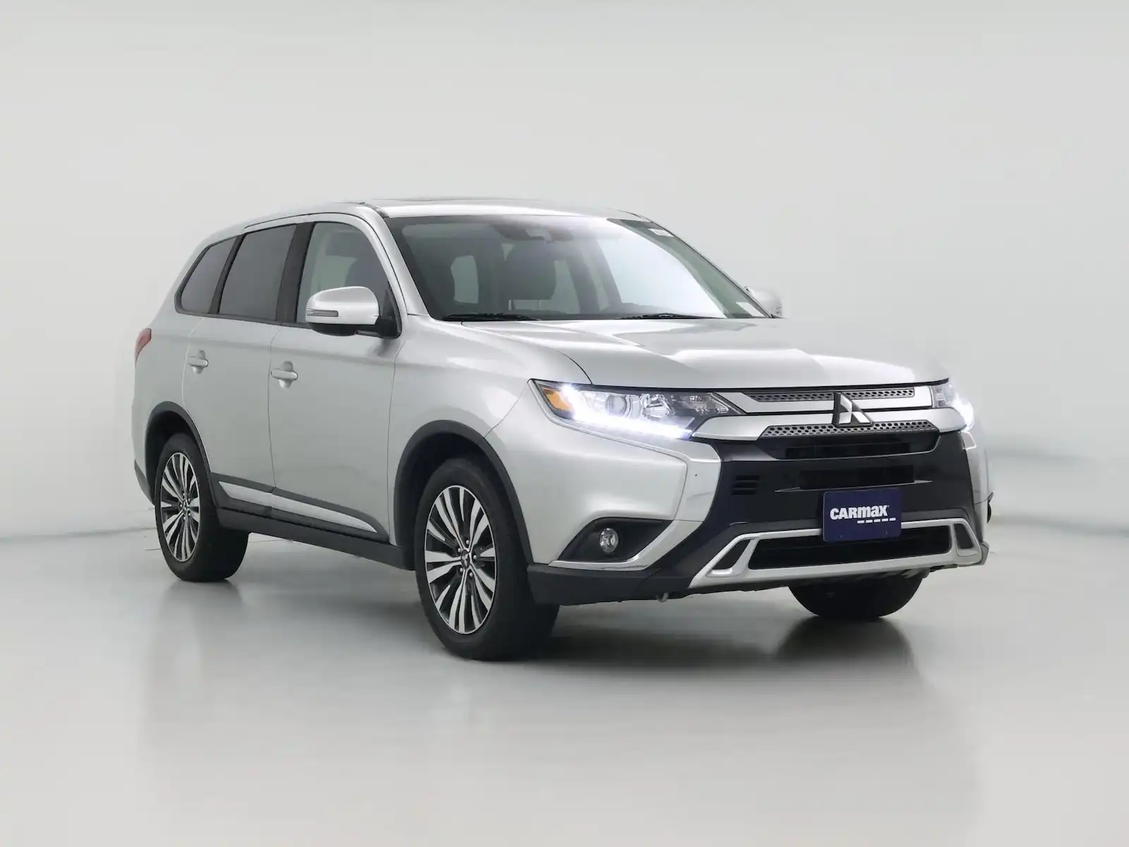 2020 Mitsubishi Outlander SE FWD's photo