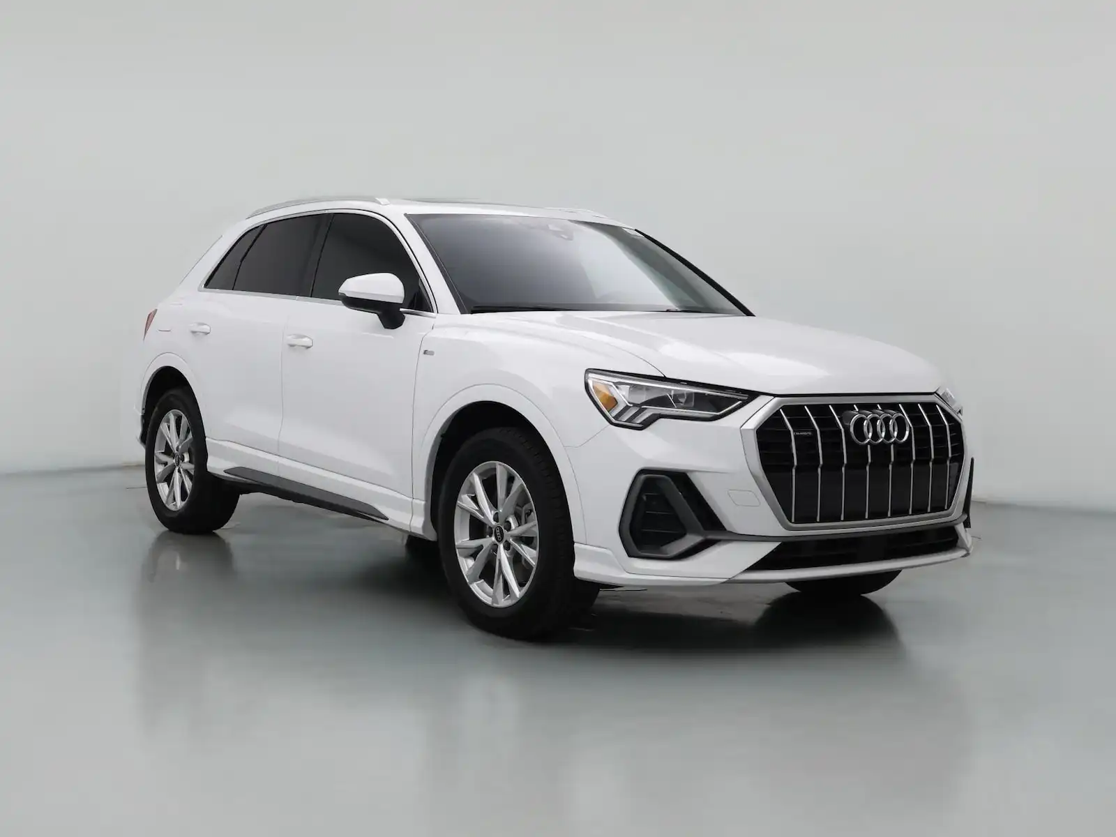 2024 Audi Q3 45 TFSI S Line Premium quattro's photo