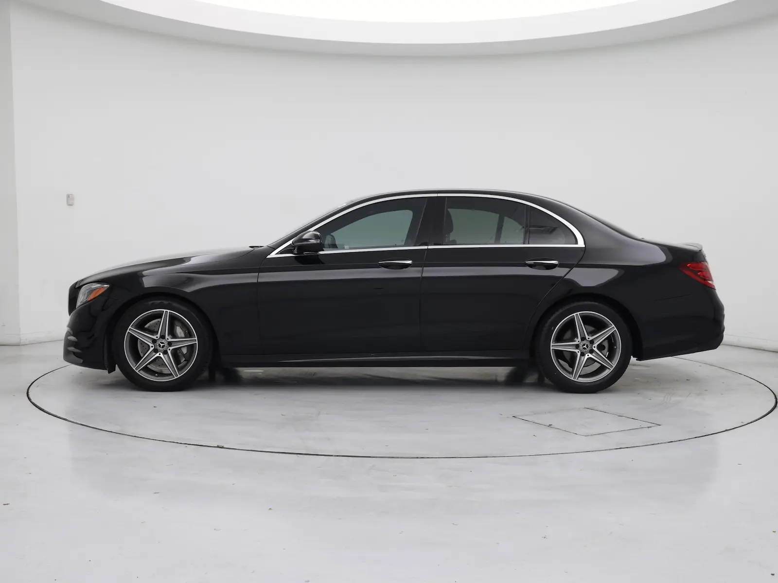 2018 Mercedes-Benz E-Class E300 photo 4