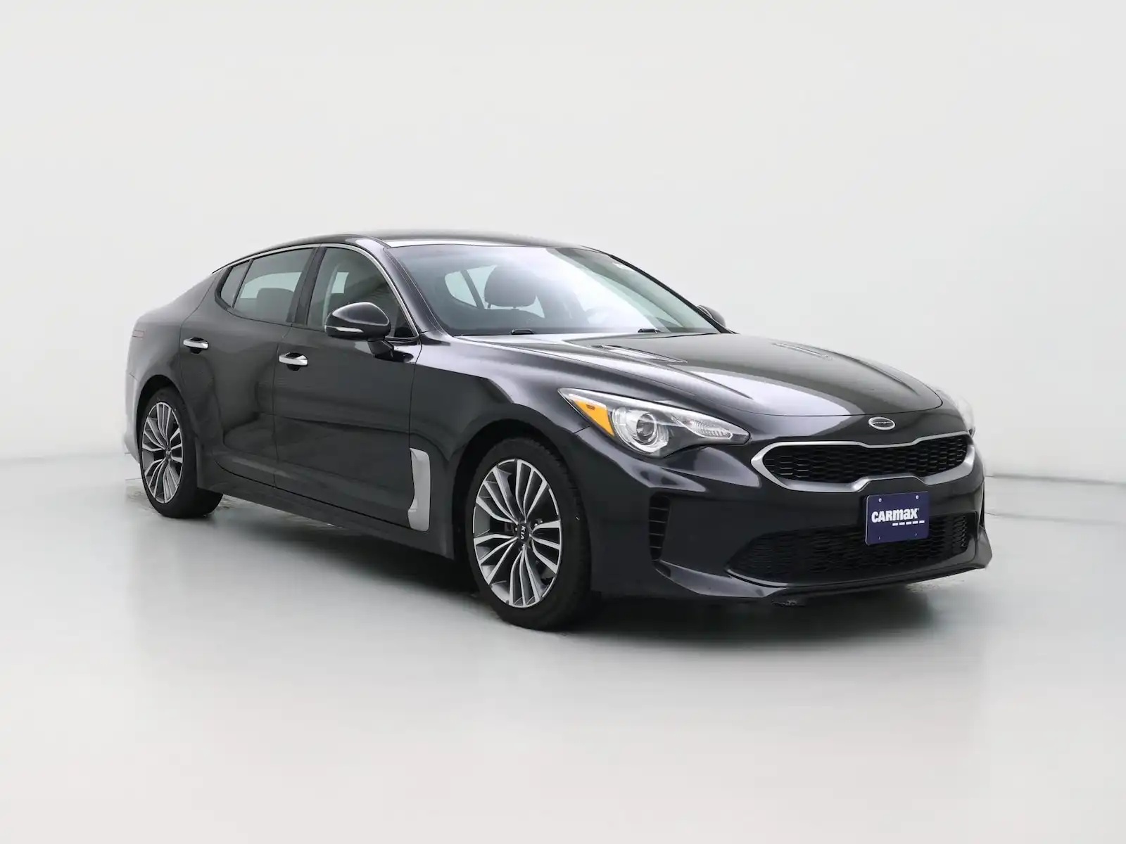 2019 Kia Stinger Base's photo