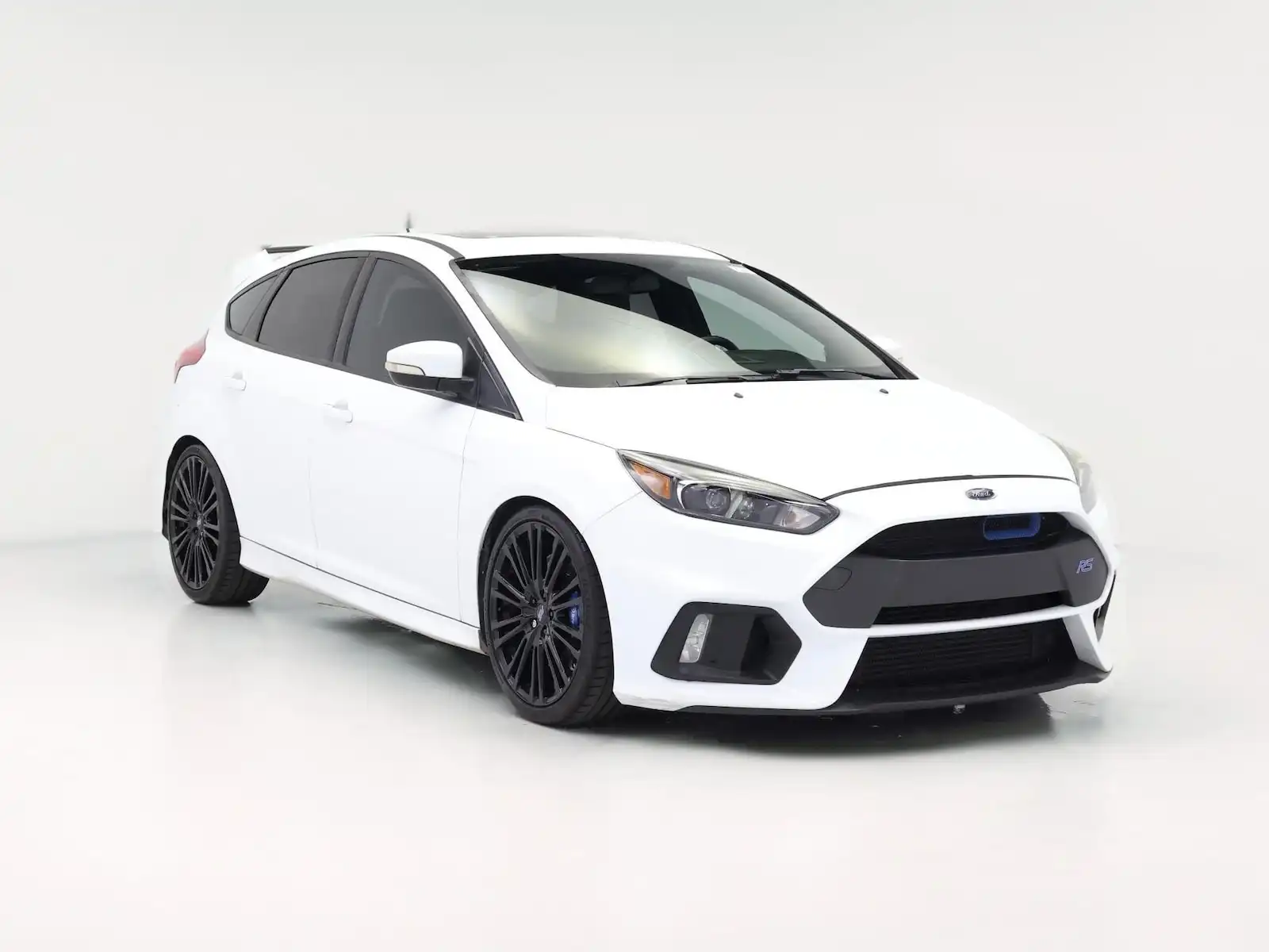 2017 Ford Focus RS Hatchback 5-Door's photo