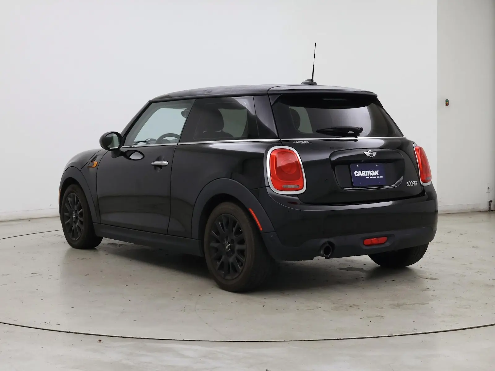 2017 MINI Cooper Base photo 3