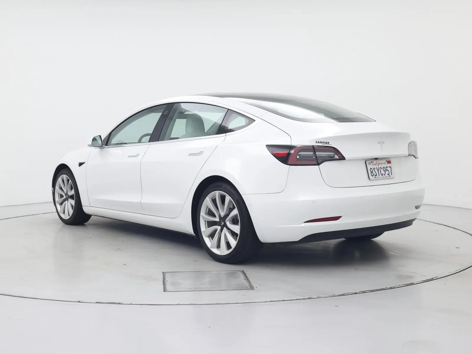 2020 Tesla Model 3 Standard Range Plus photo 3
