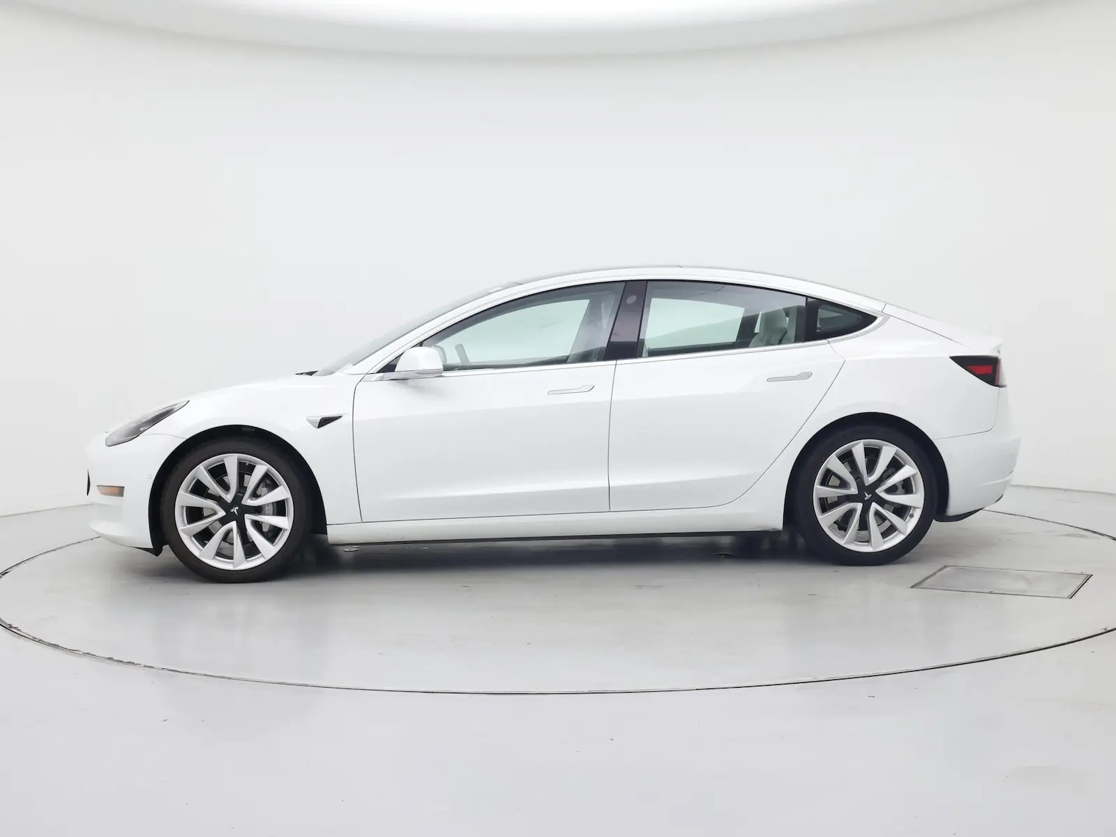 2020 Tesla Model 3 Standard Range Plus photo 4
