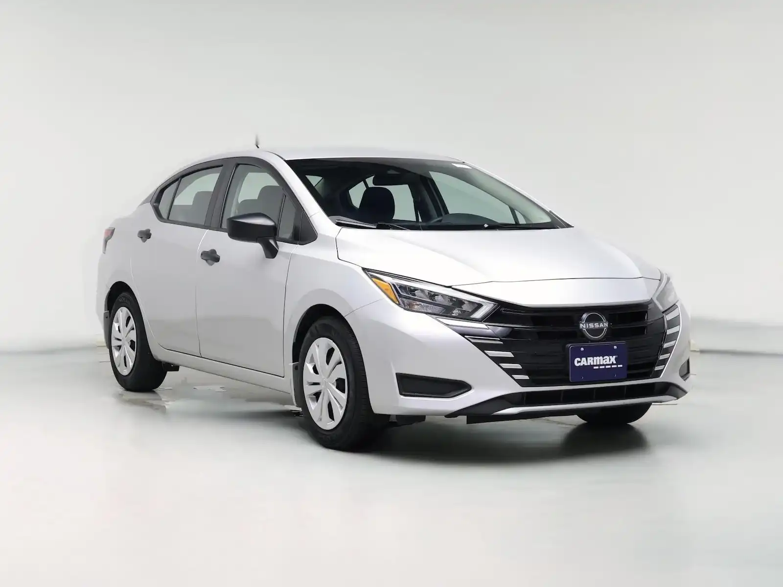2025 Nissan Versa 1.6 S CVT's photo