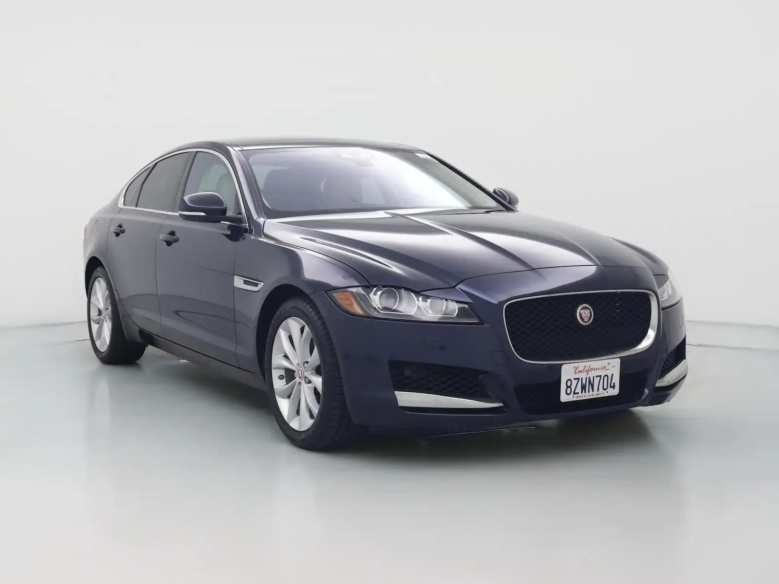 2018 Jaguar XF 25t Premium's photo