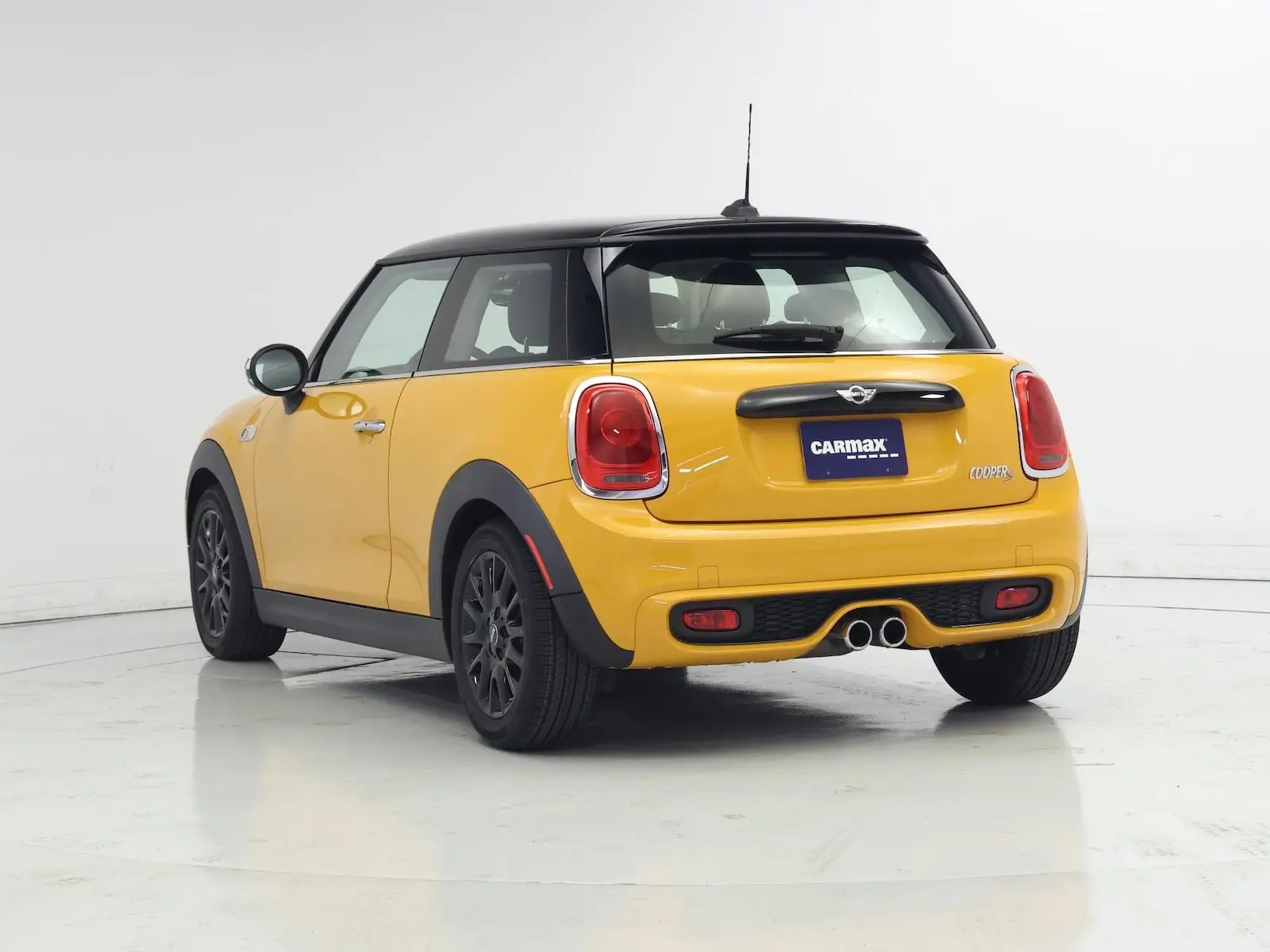2015 MINI Cooper S photo 3