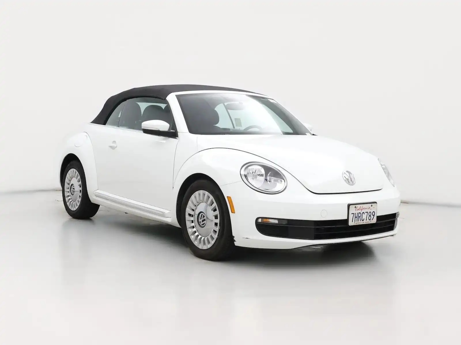 2014 Volkswagen Beetle 1.8T Convertible. Auto PZEV's photo