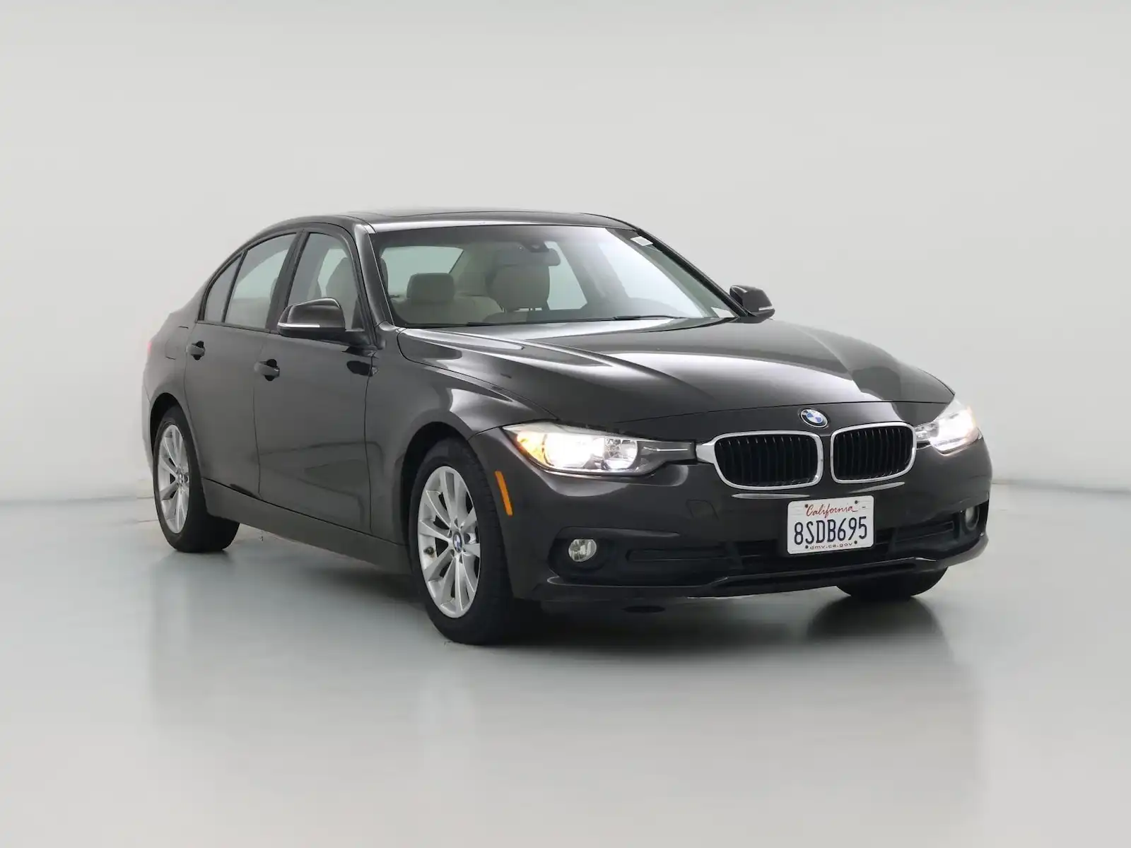 2016 BMW 3 Series 320i Sedan's photo
