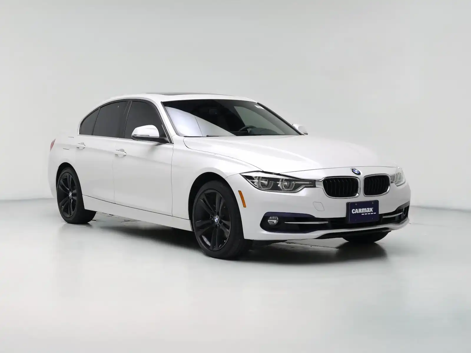 2018 BMW 3 Series 330i Sedan's photo