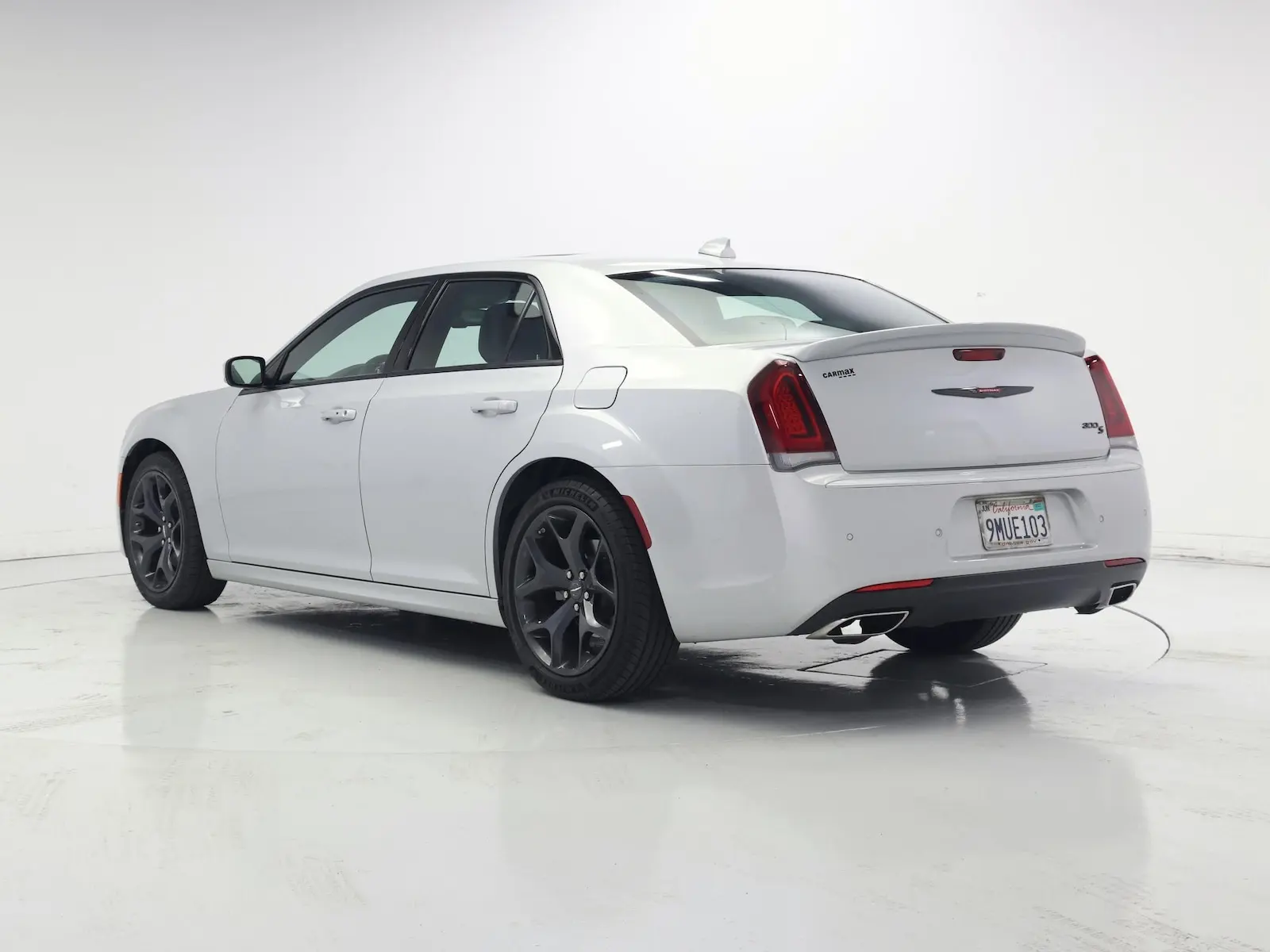 2023 Chrysler 300 S photo 3
