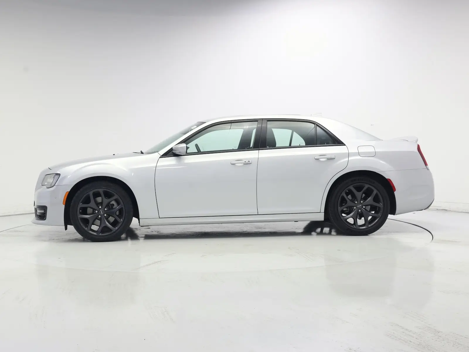 2023 Chrysler 300 S photo 4