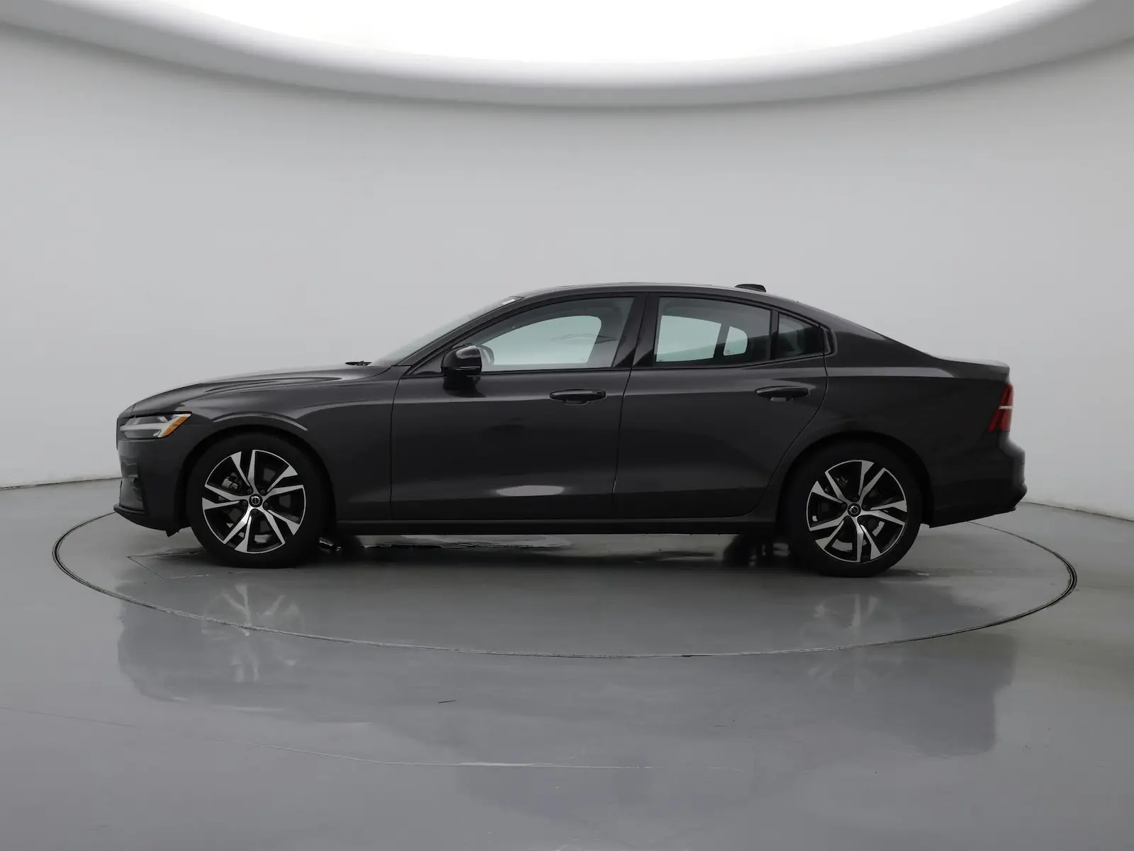 2024 Volvo S60 B5 Core Dark Theme photo 4