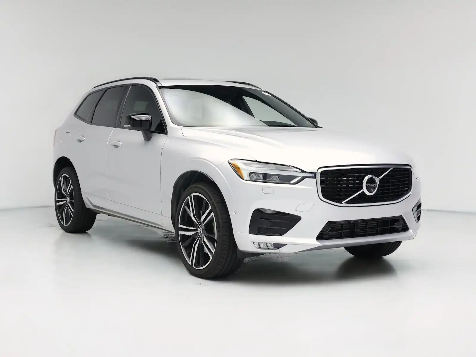 2020 Volvo XC60 T6 R-Design AWD's photo