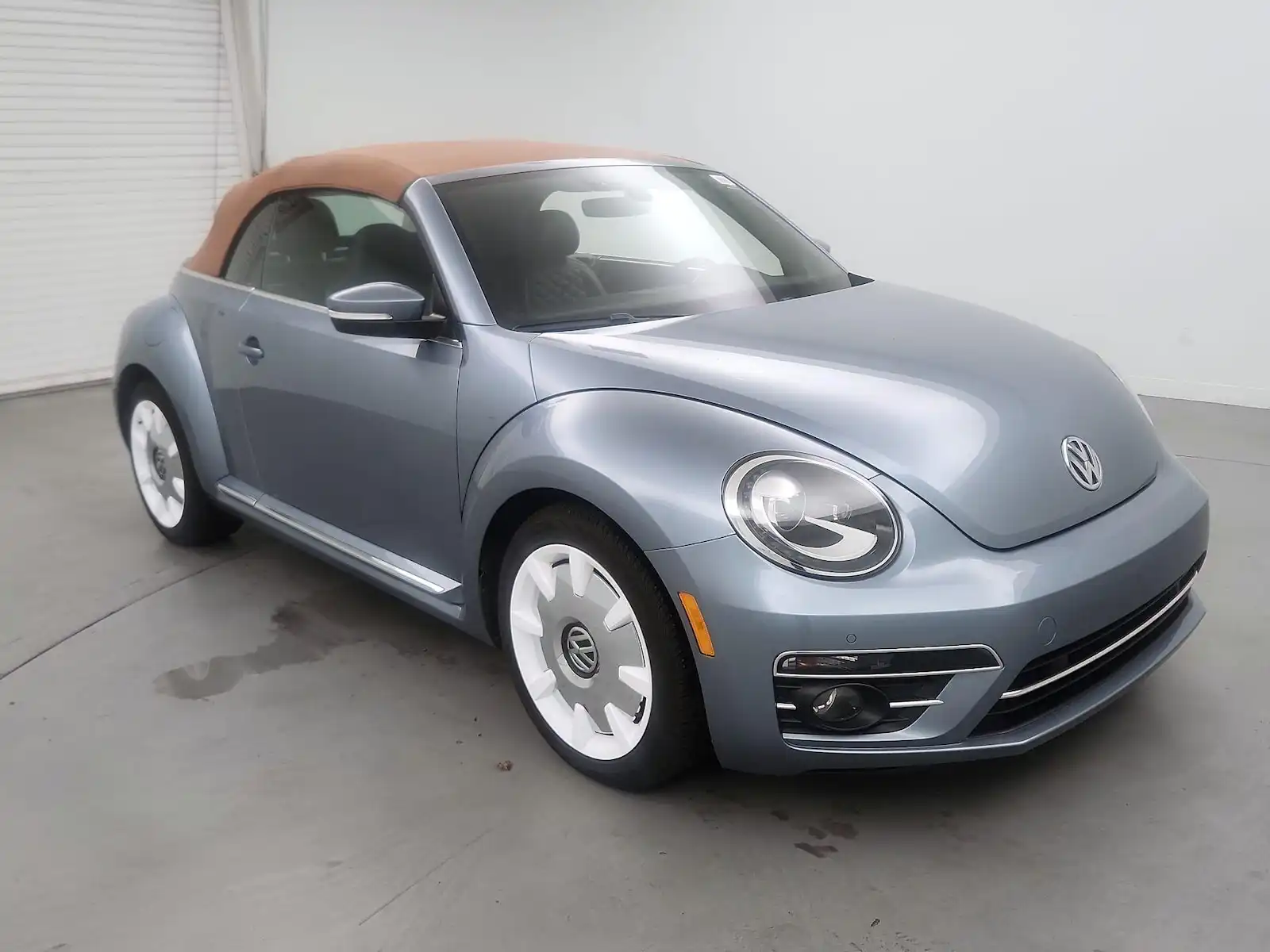 2019 Volkswagen Beetle 2.0T SE Convertible Auto's photo