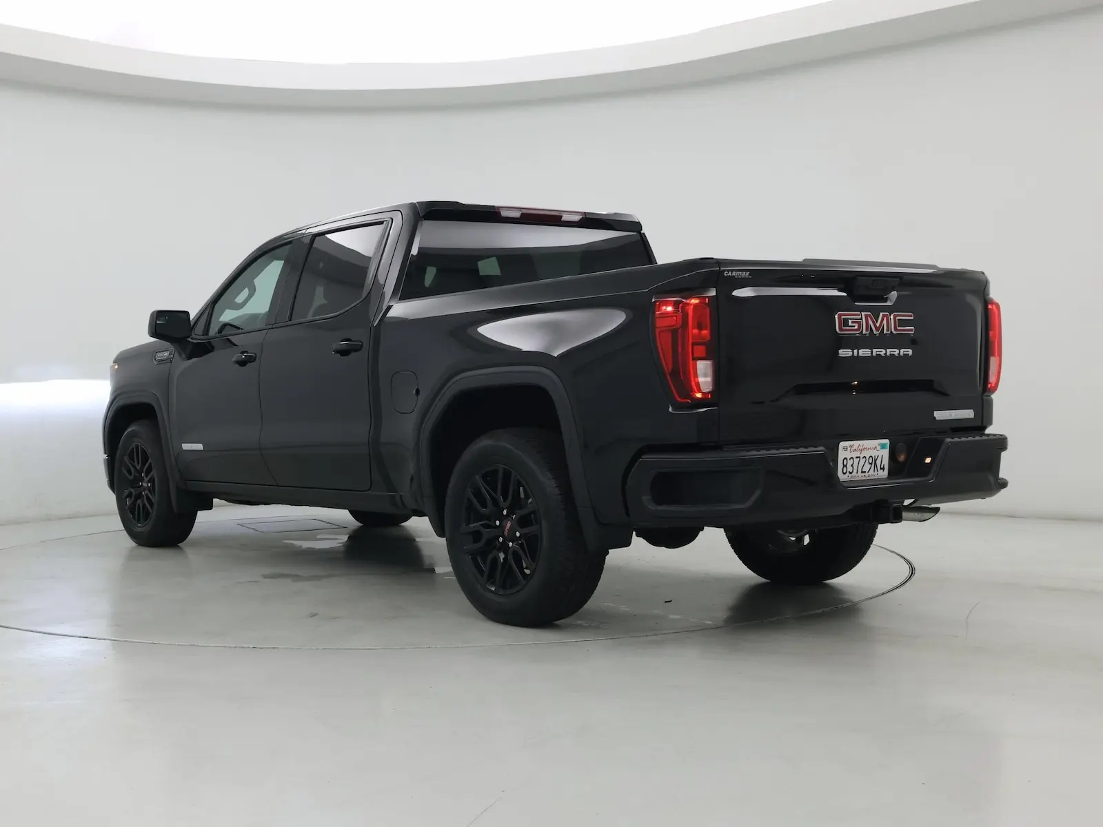 2026 GMC Sierra Elevation 2WD Crew Cab Short Box photo 3