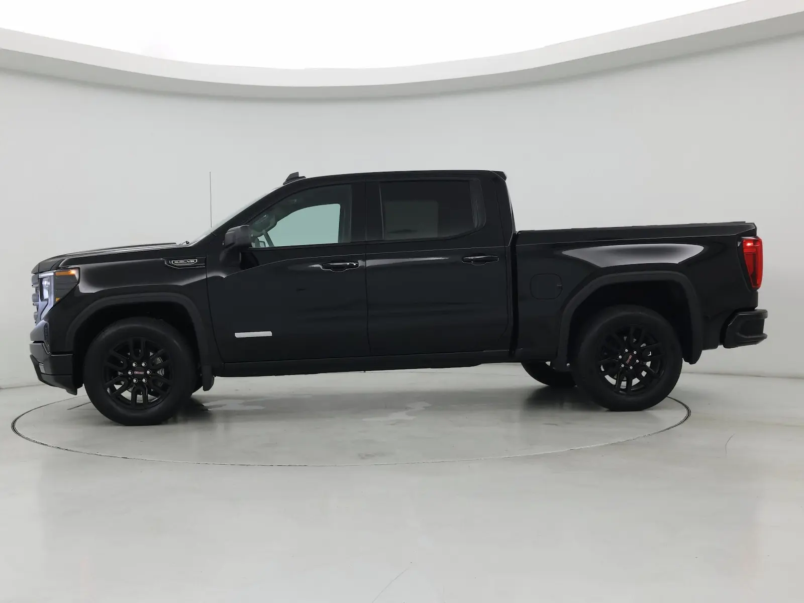 2026 GMC Sierra Elevation 2WD Crew Cab Short Box photo 4