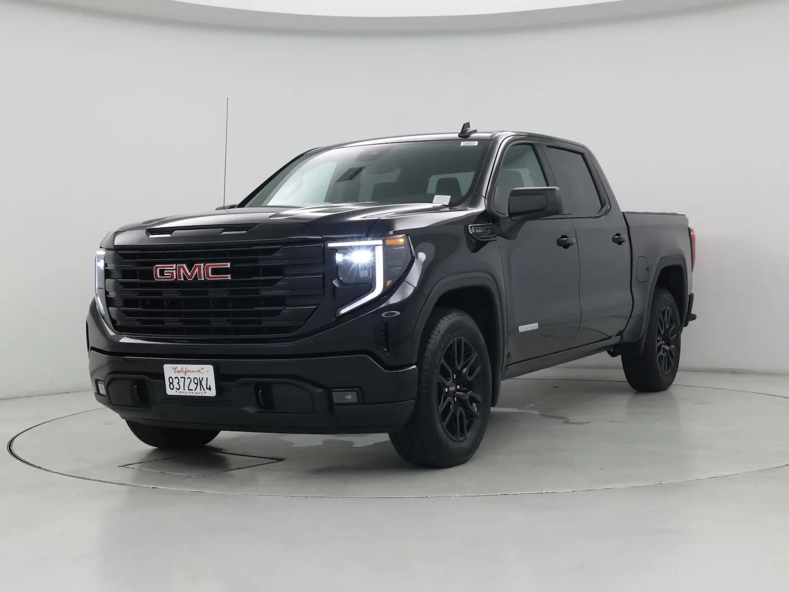 2026 GMC Sierra Elevation 2WD Crew Cab Short Box photo 5