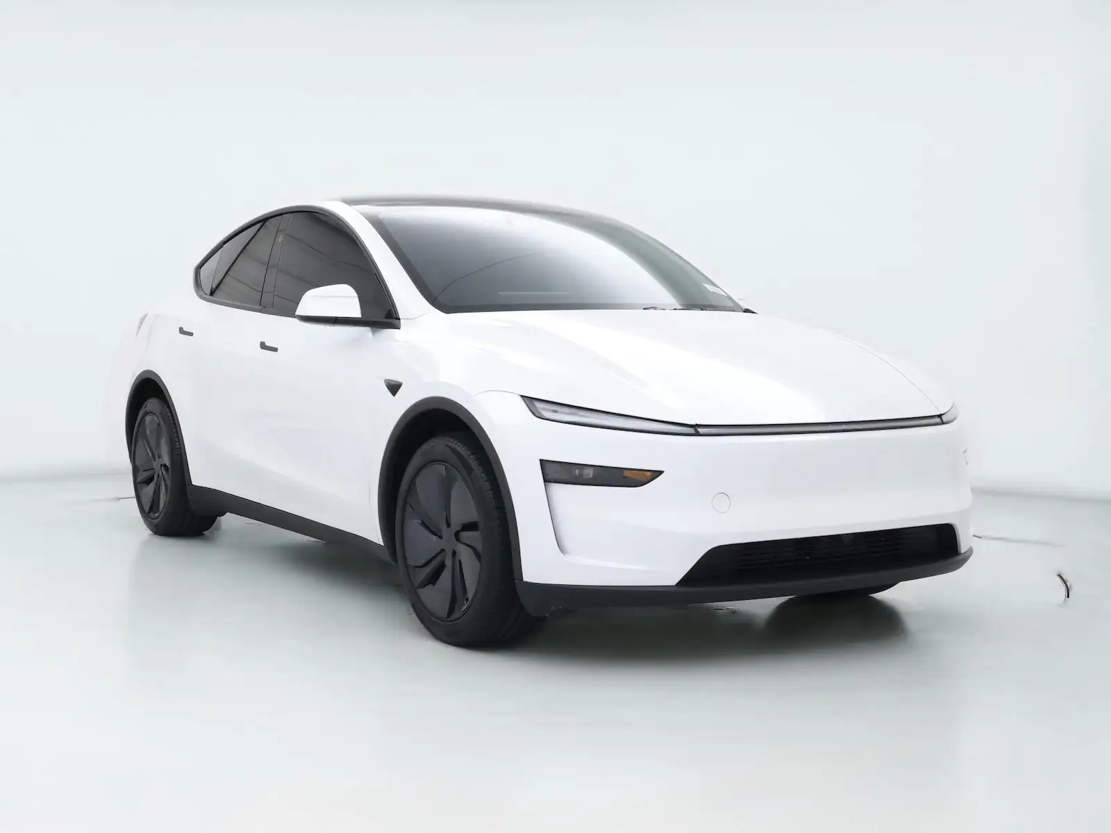 2026 Tesla Model Y Long Range RWD photo 1